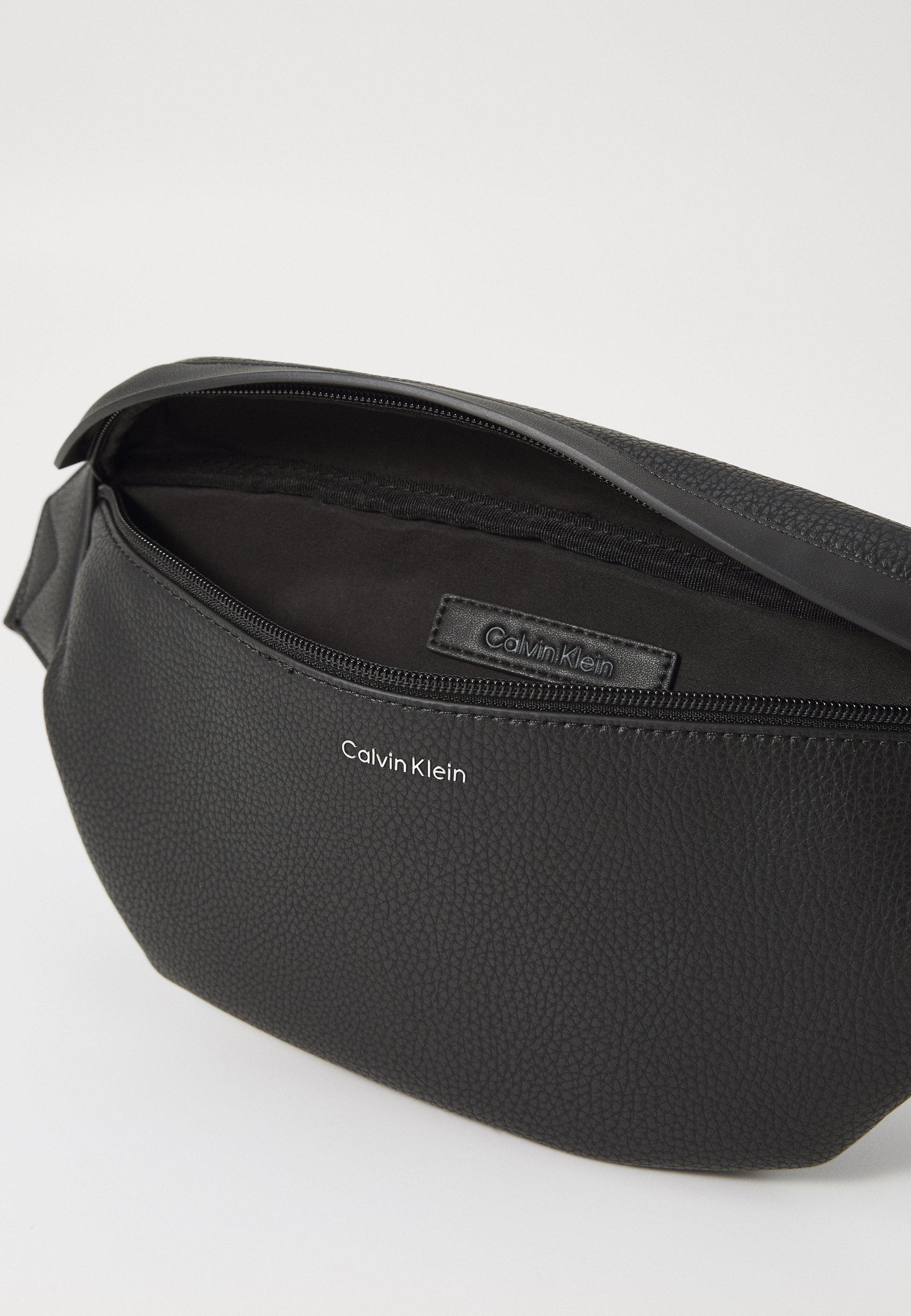 Calvin Klein MUST WAISTBAG - Heuptas - zwart