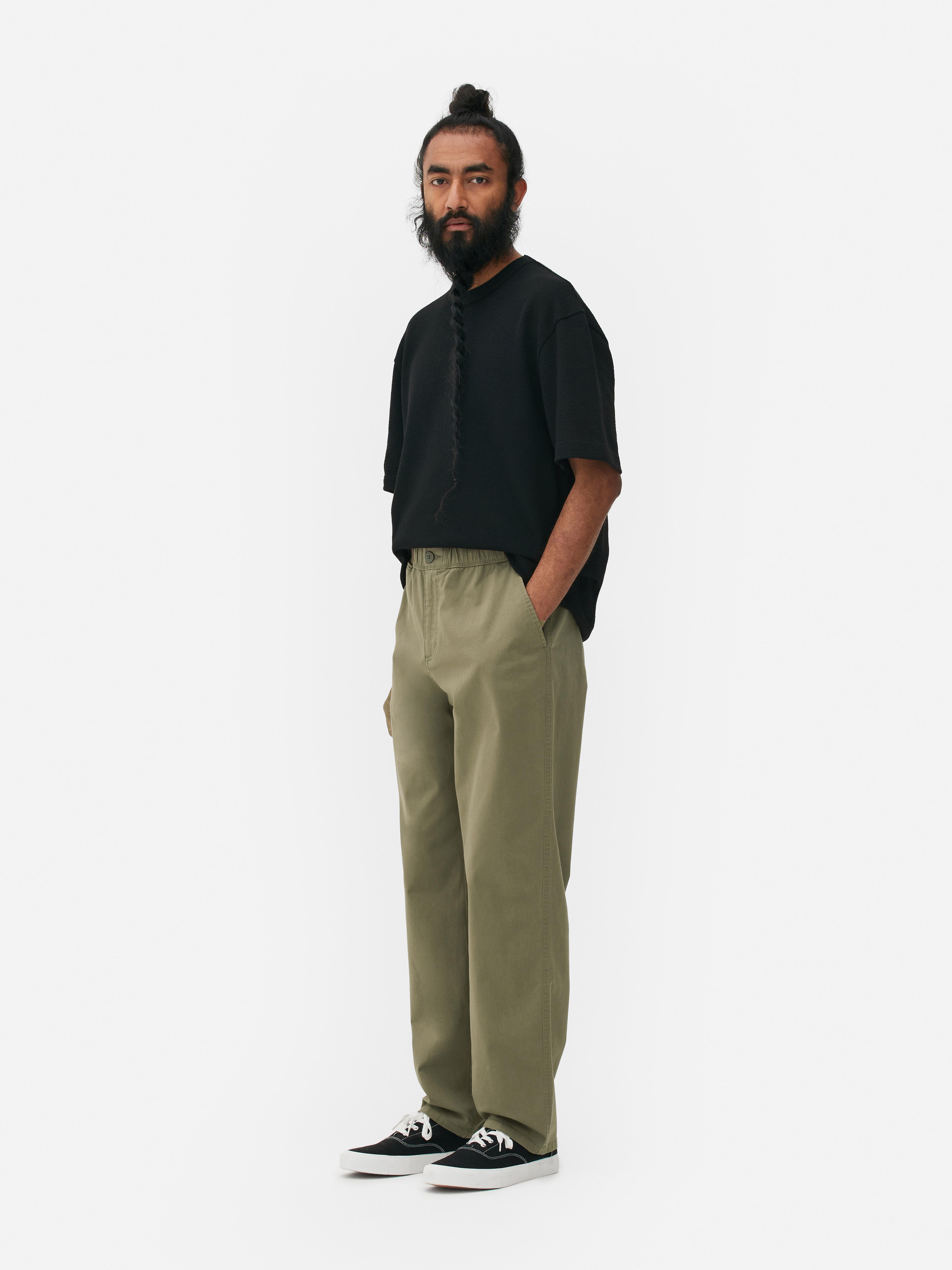 Pantaloni cu talie elastică. Acești pantaloni eleganți cu talie elastică sunt extrem de confortabili și se potrivesc perfect.