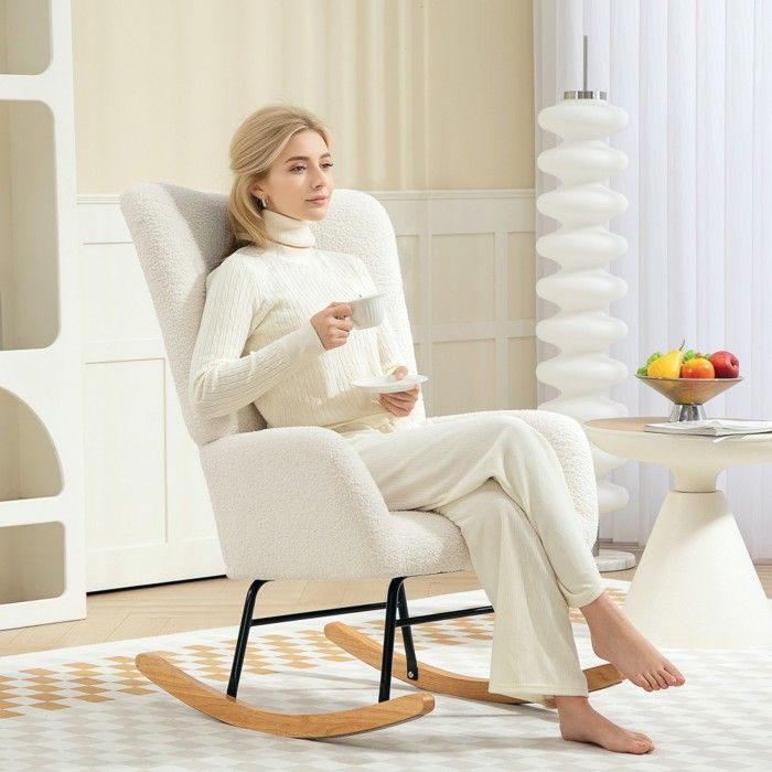 Mecedora Teddy de terciopelo con reposabrazos - sillón reclinable giratorio de madera - silla de lactancia color crema para sala de estar/dormitorio