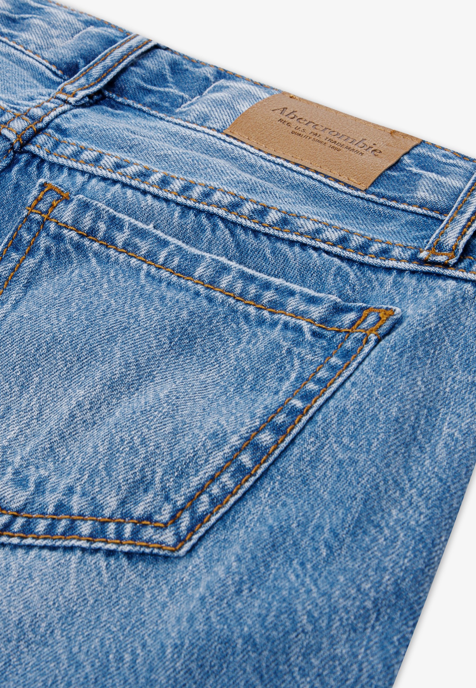 Abercrombie & Fitch Low Rise Baggy Jeans – Straight Leg Jeans – Cabin Blues
