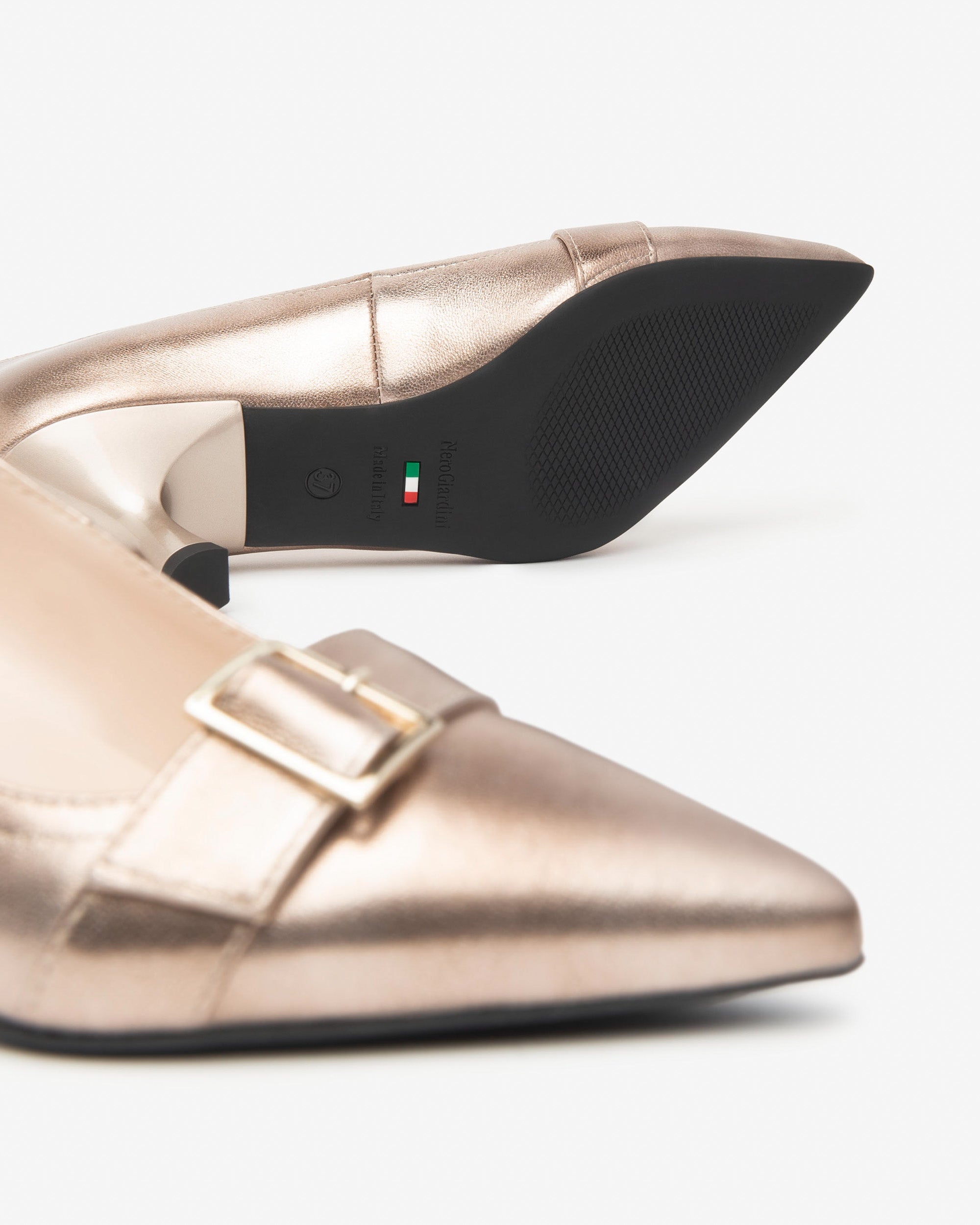  Damen-Pumps aus Leder