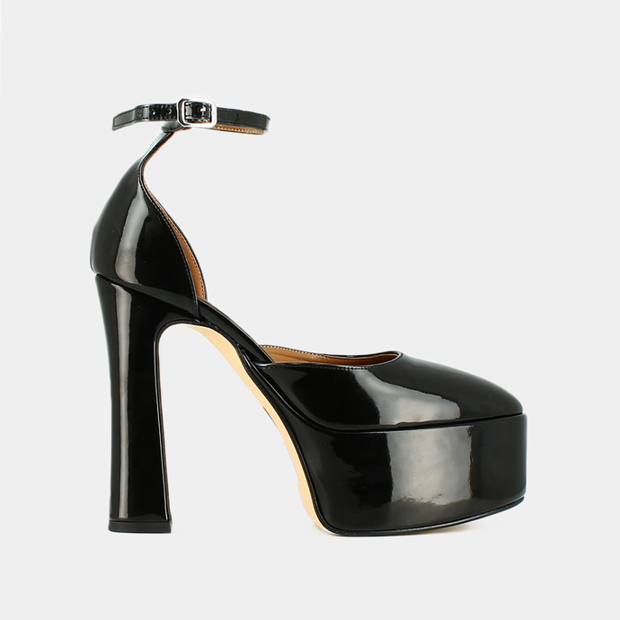 Babies à talons et plateformes  en vernis noir