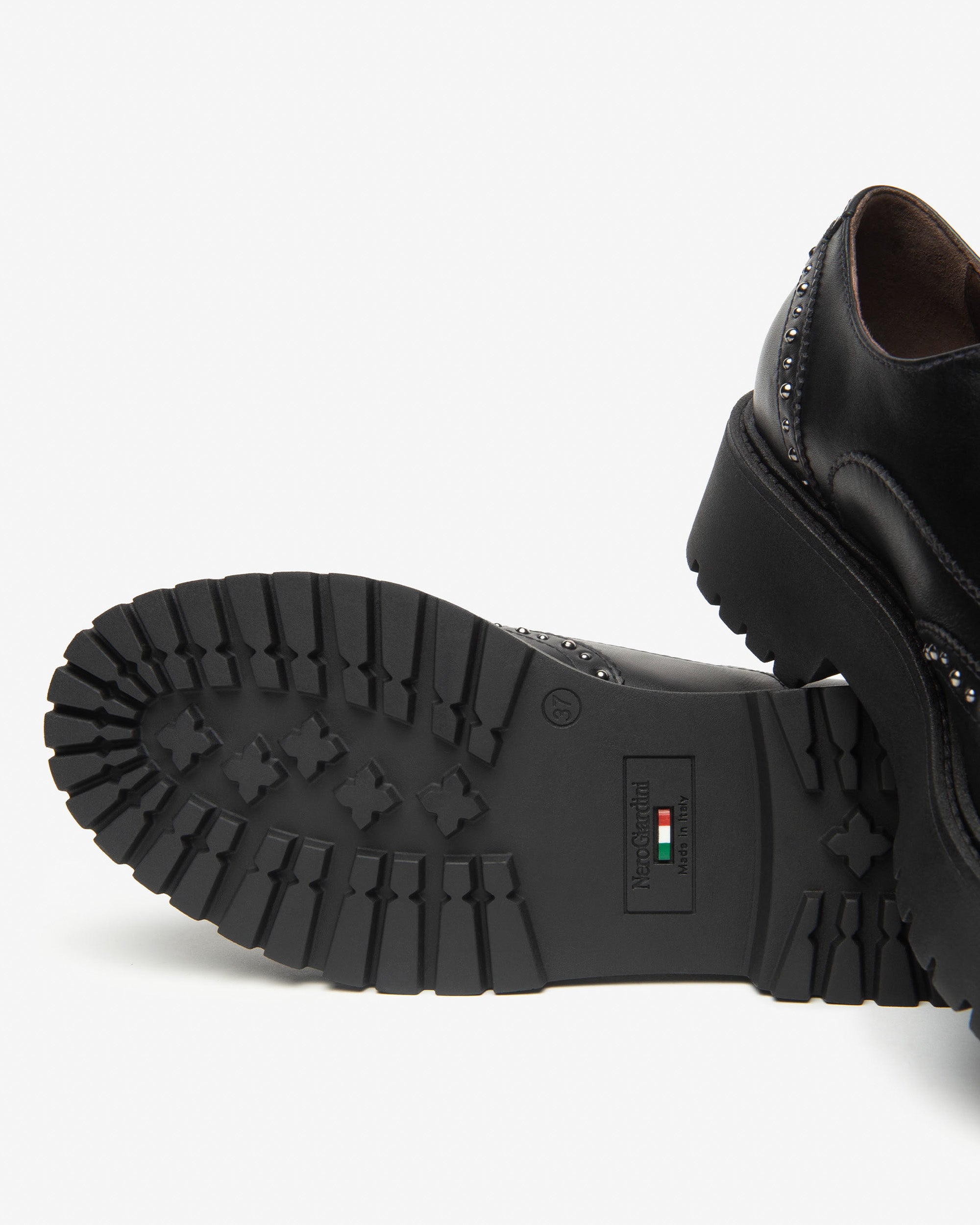  Damen-Schnürschuhe aus Leder