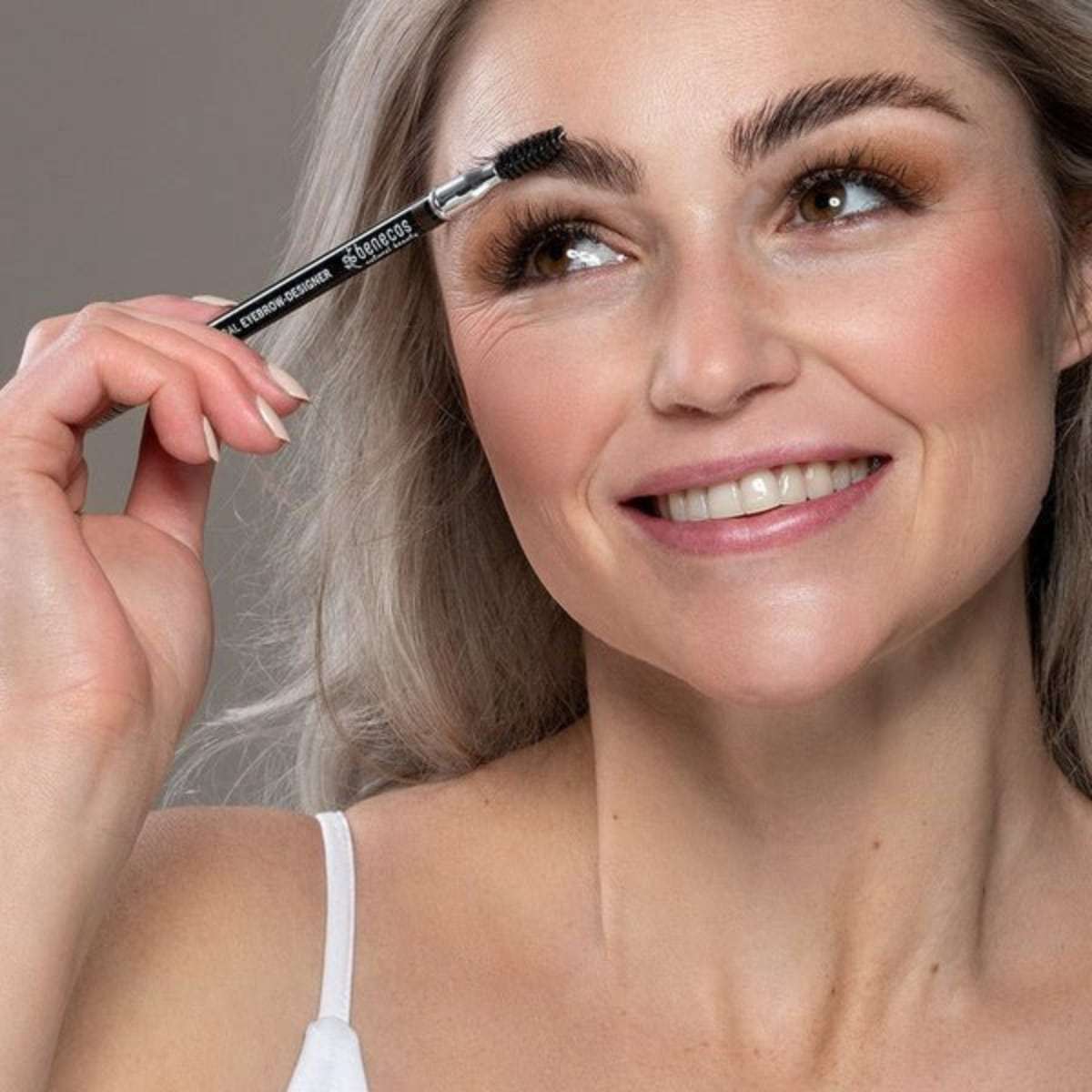 Benecos Natural Eyebrow Designer ceruzka na obočie - 6 g