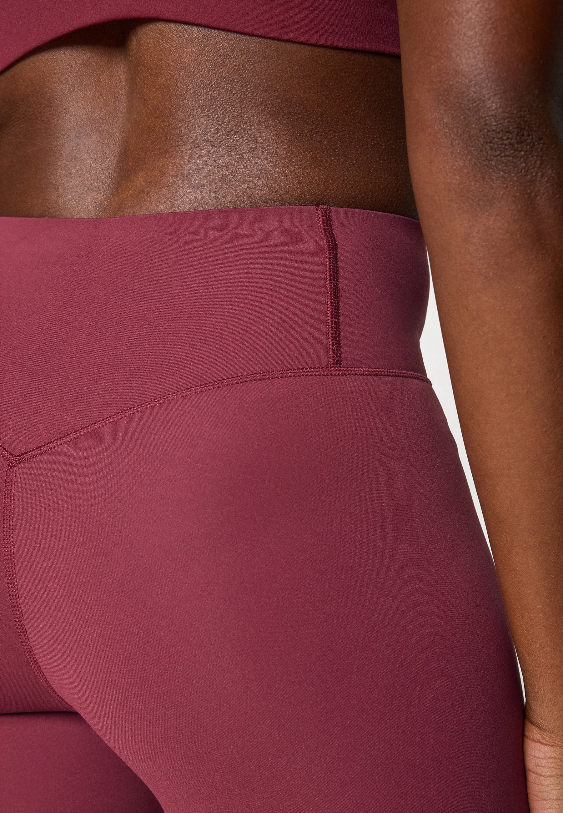 Leggings Puma HYROX SHAPELUXE - colore rubino brillante