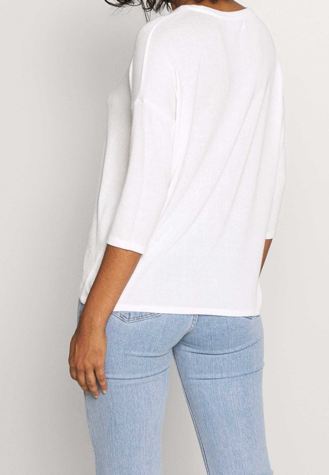 Vero Moda džemper - bijeli