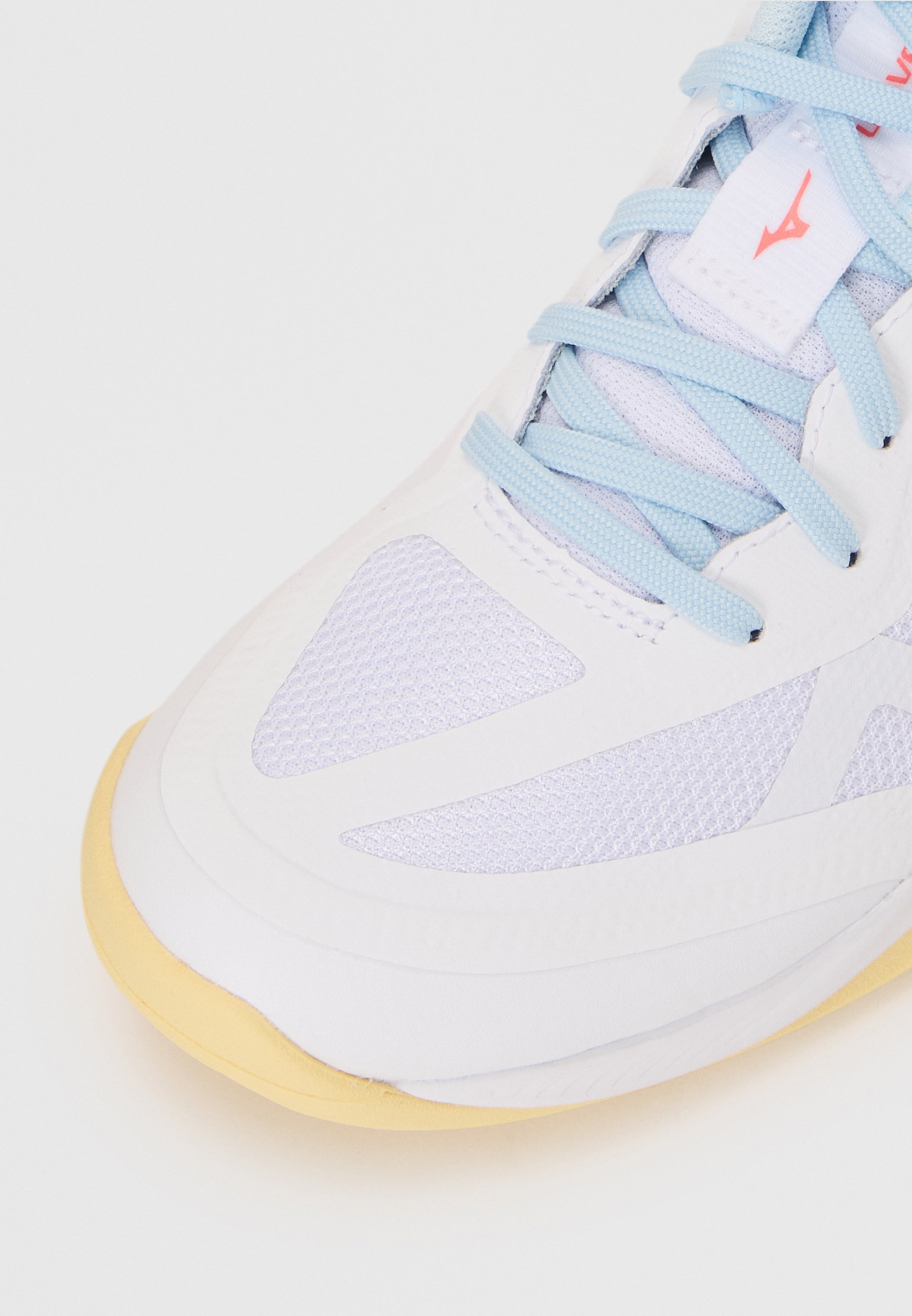 Mizuno WAVE MOMENTUM PRO - Volleyballsko - white/calypso coral/pale banana