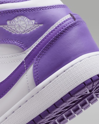 Air Jordan 1 Mid Older Kids' Shoes