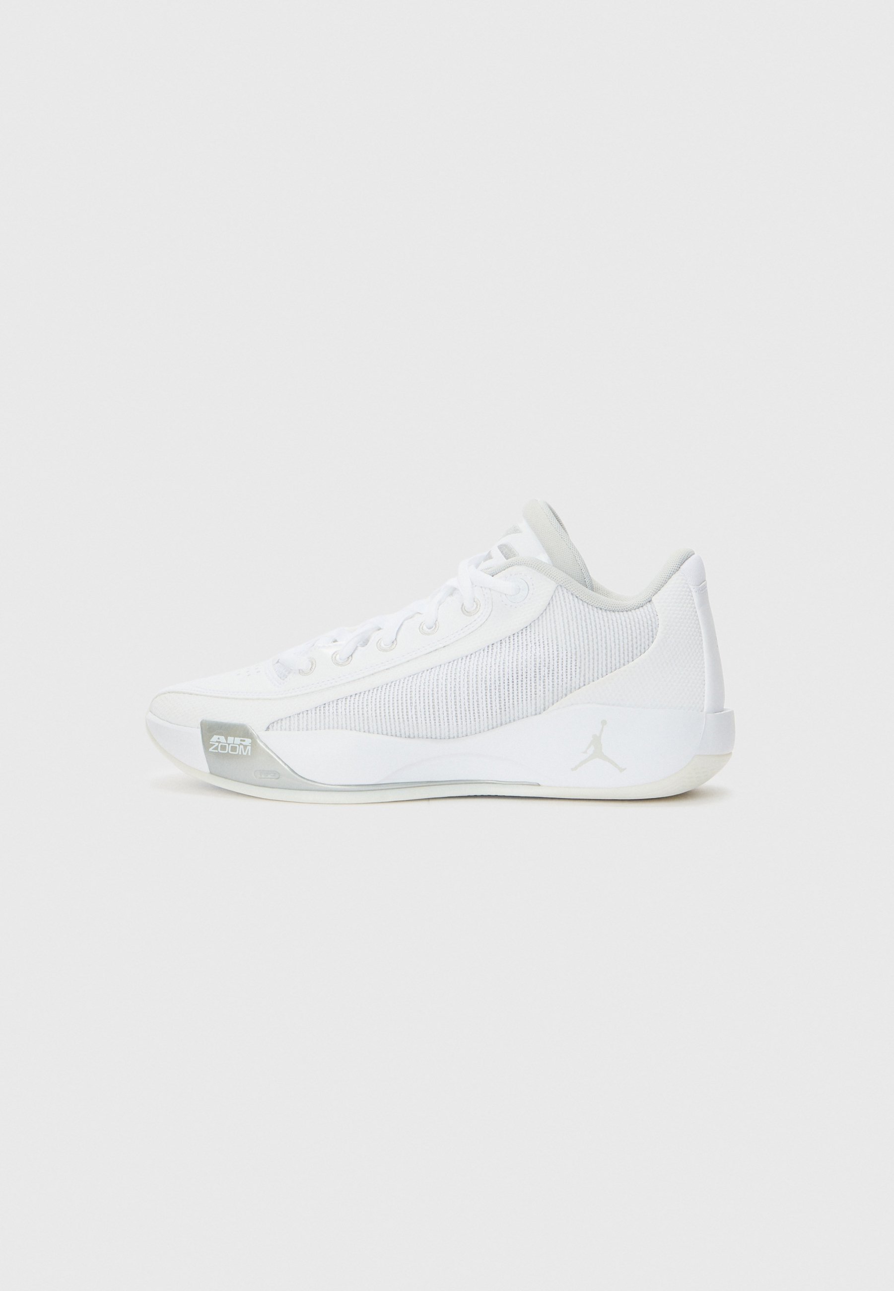 Jordan LUKA .77 OUTDOOR - Basketballschuhe - Weiß/Grau Nebel