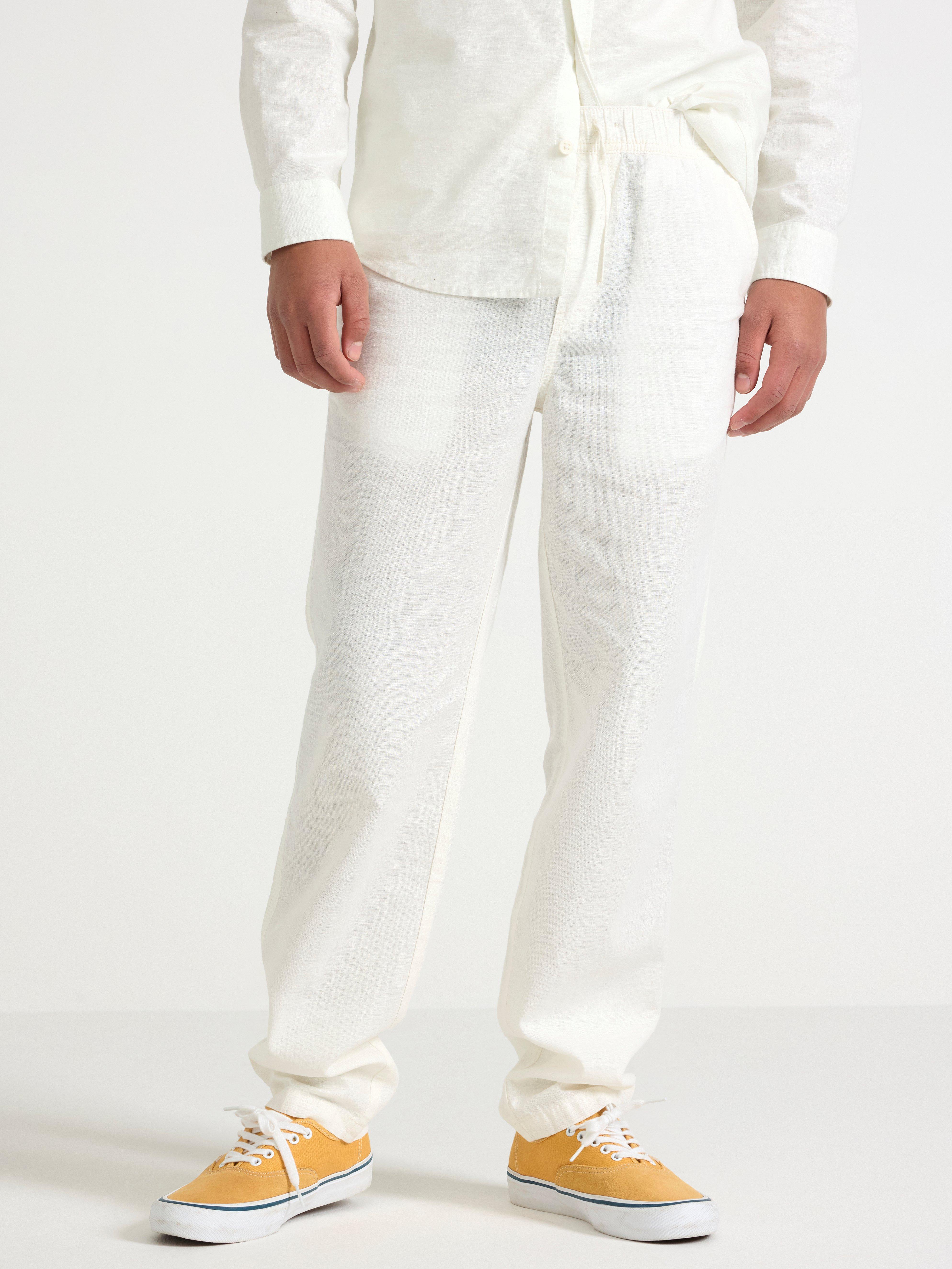 Pantalones rectos STAFFAN de mezcla de lino, color blanco roto.