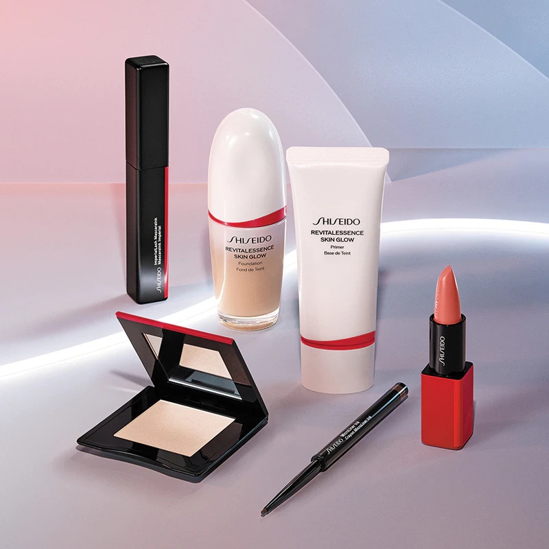 Shiseido Revitalessence Skin Glow Primer izgaismojošā bāze SPF 25