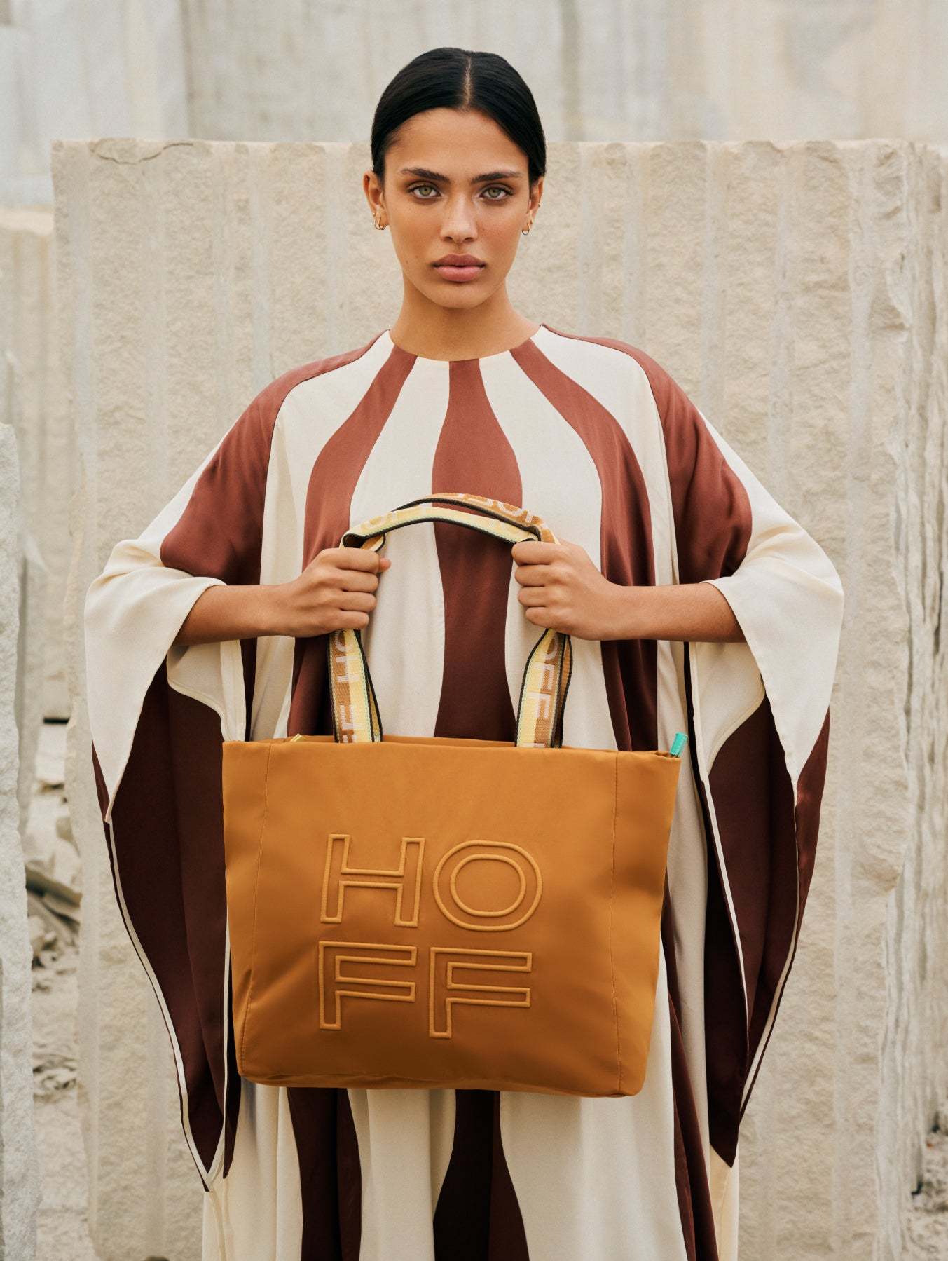 SHOPPER NYLON ARCH MARRÓN