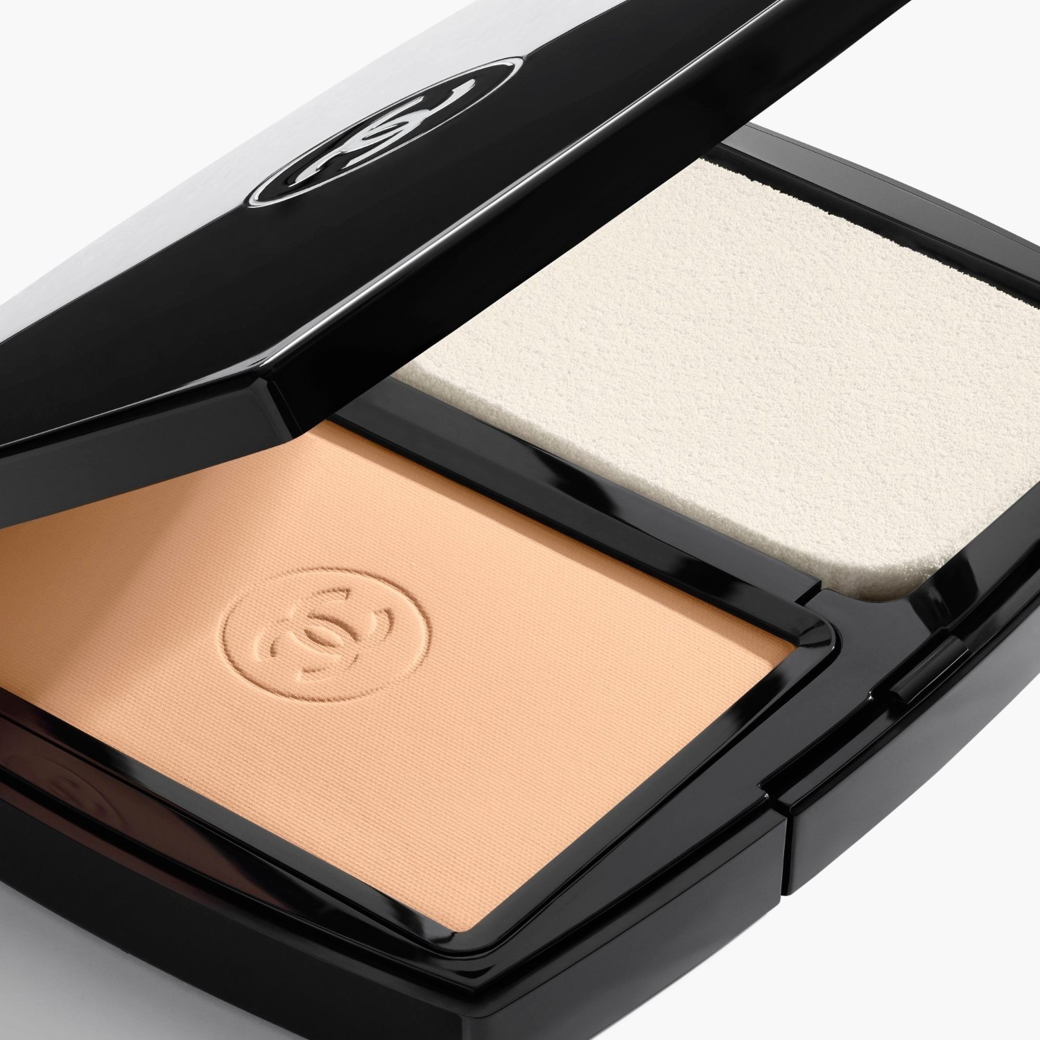 CHANEL makiažo pagrindas ULTRA LE TEINT - 13 g