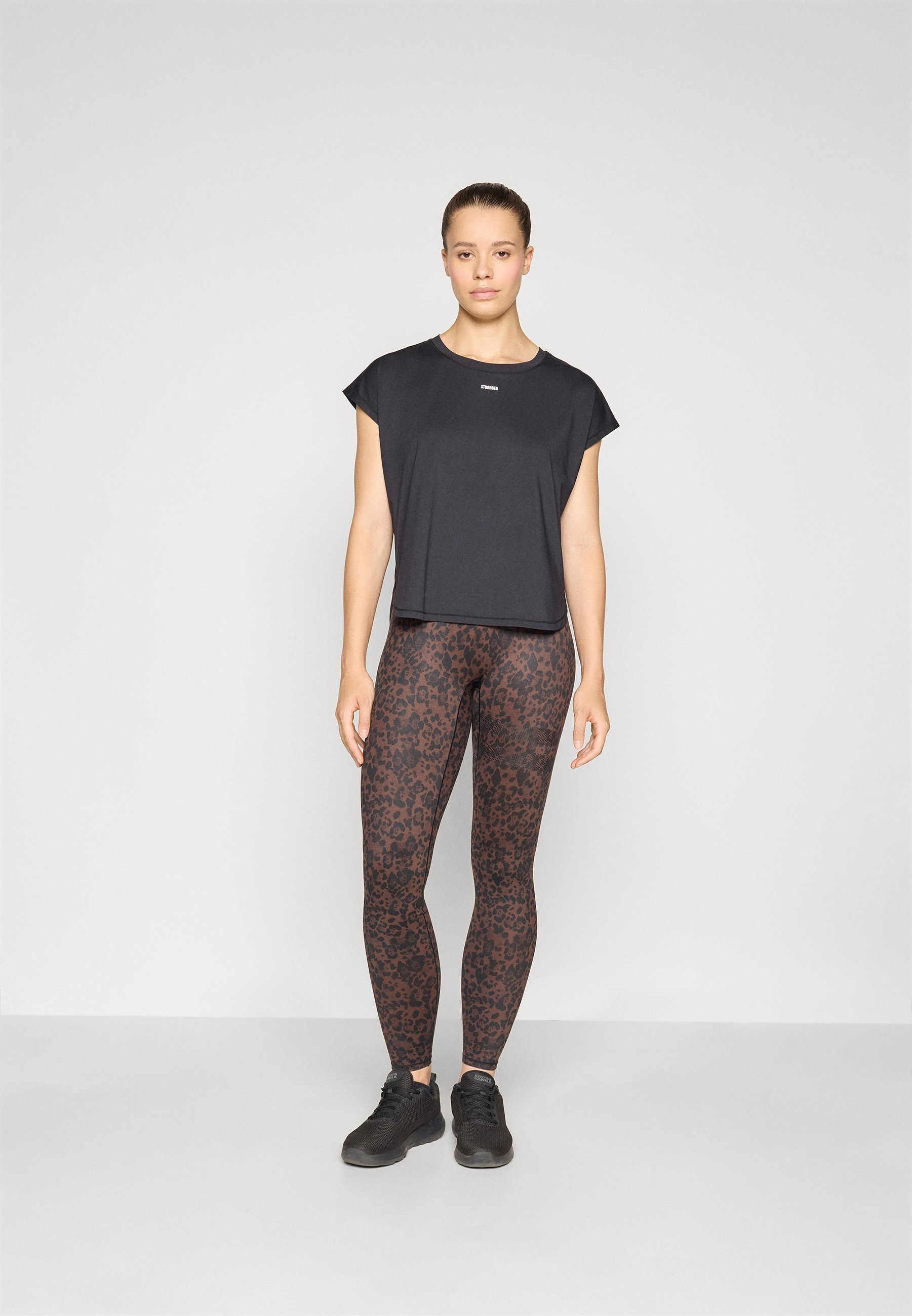 Stronger DROP - Basic T-shirt - zwart