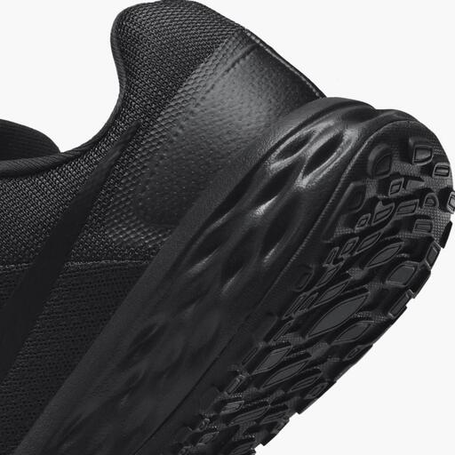 Nike Revolution 6