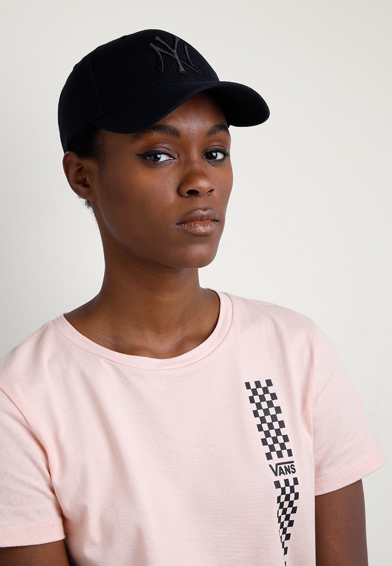 '47 Caps