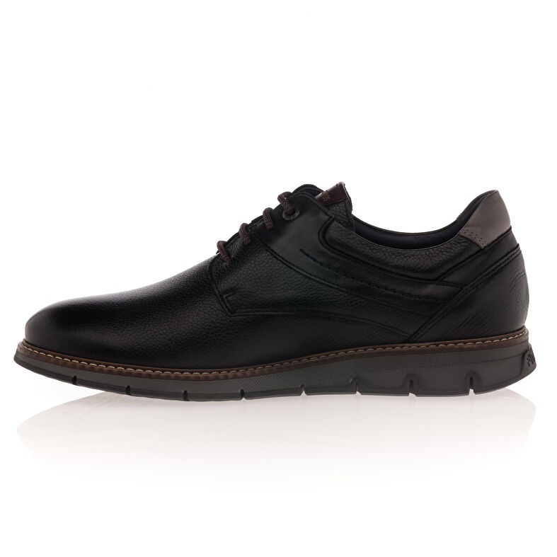 Zapatos cómodos para hombre, color negro.