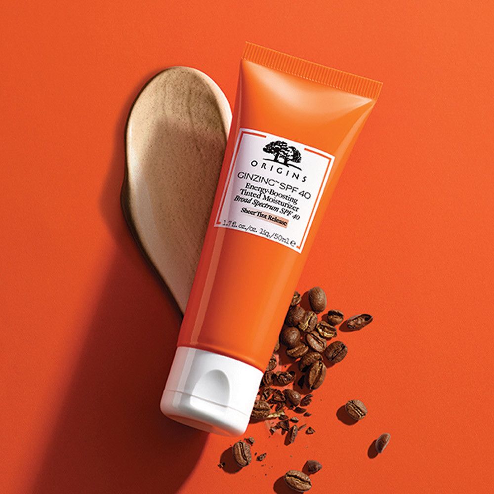 „Ginzing SPF 40“ energiją suteikiantis tonuotas drėkinamasis kremas Drėkinamasis ir maitinamasis kremas