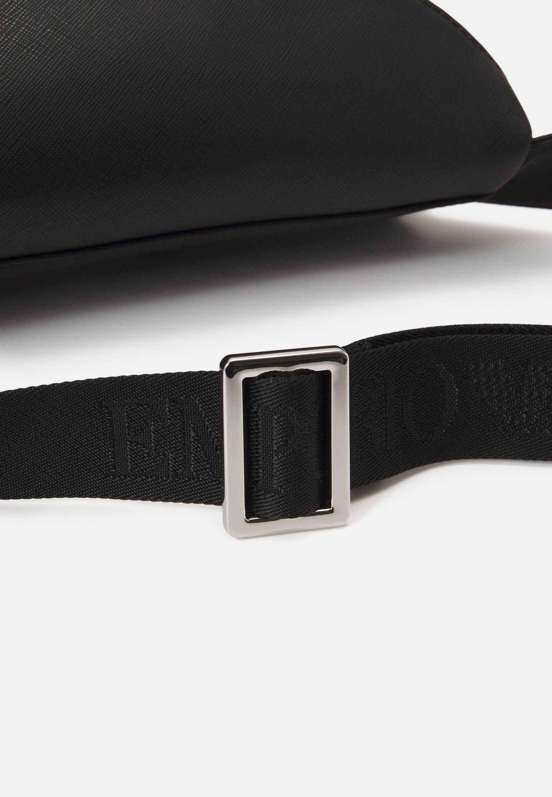 Emporio Armani WAISTBAG UNISEX - Vyölaukku - black