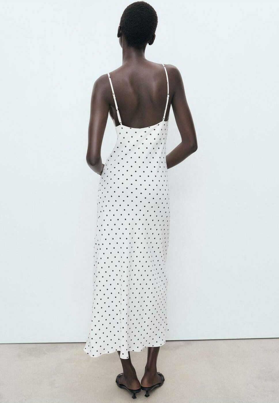 Abito da giorno Mango CON SCOLLO DRAPPEGGIATO - colore bianco sporco