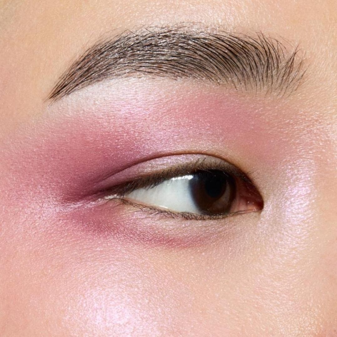MAC „Dazzleshadow“ blizgučių pavidalo akių šešėliai, kompaktiški – 1 g.