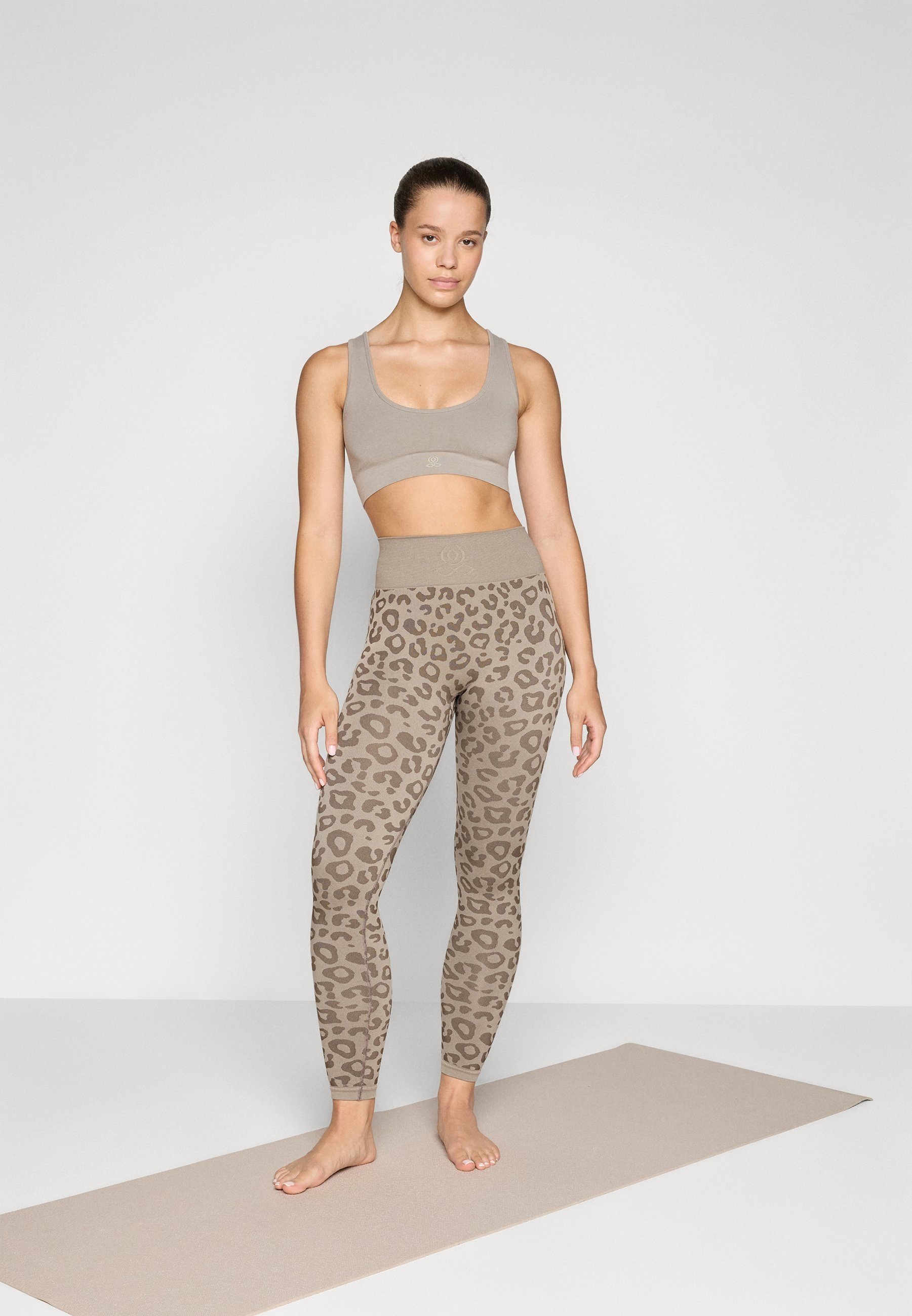 Yogasearcher Reise-Leggings mit nahtloser Passform – Leggings – Mokka