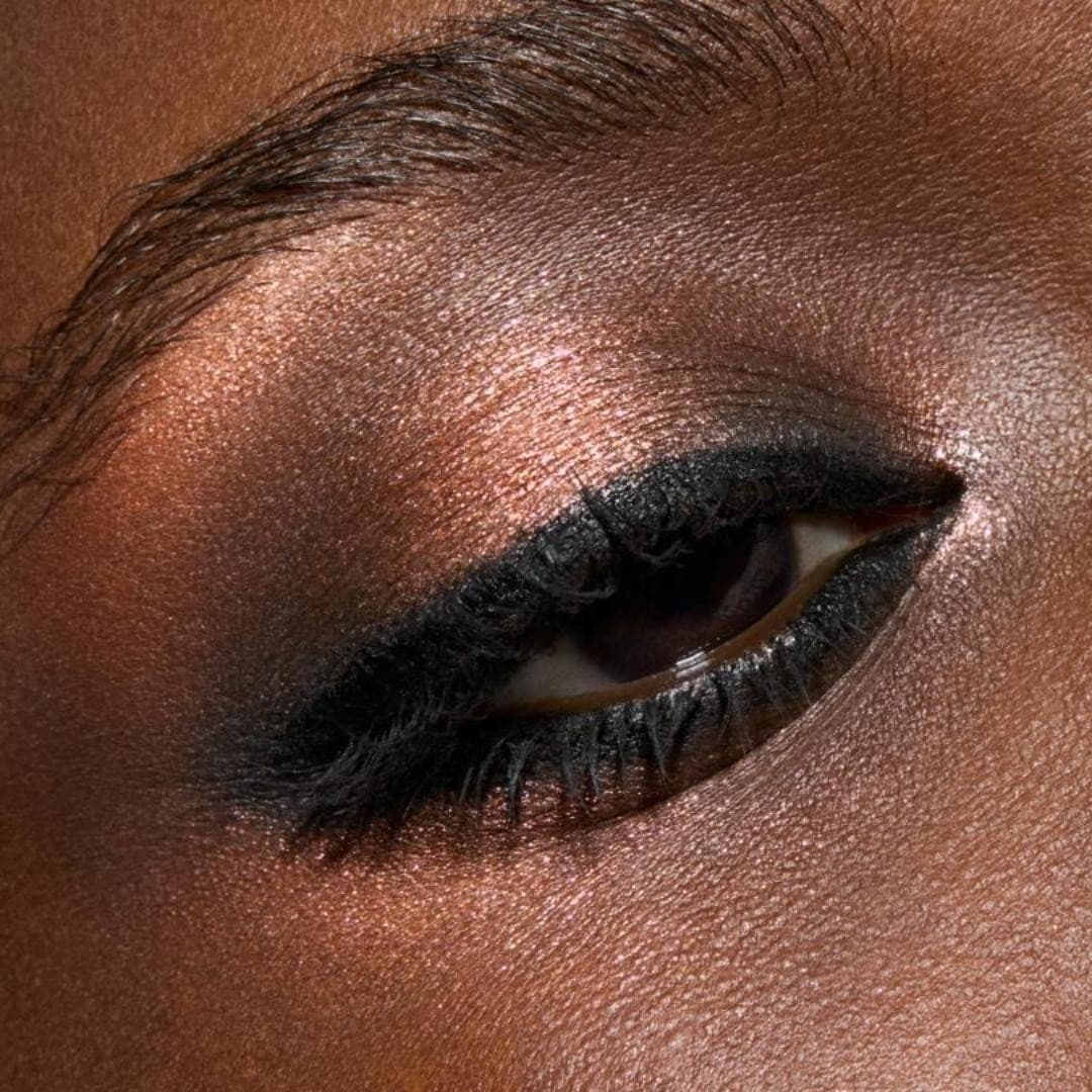 MAC „Dazzleshadow“ blizgučių pavidalo akių šešėliai, kompaktiški – 1 g.