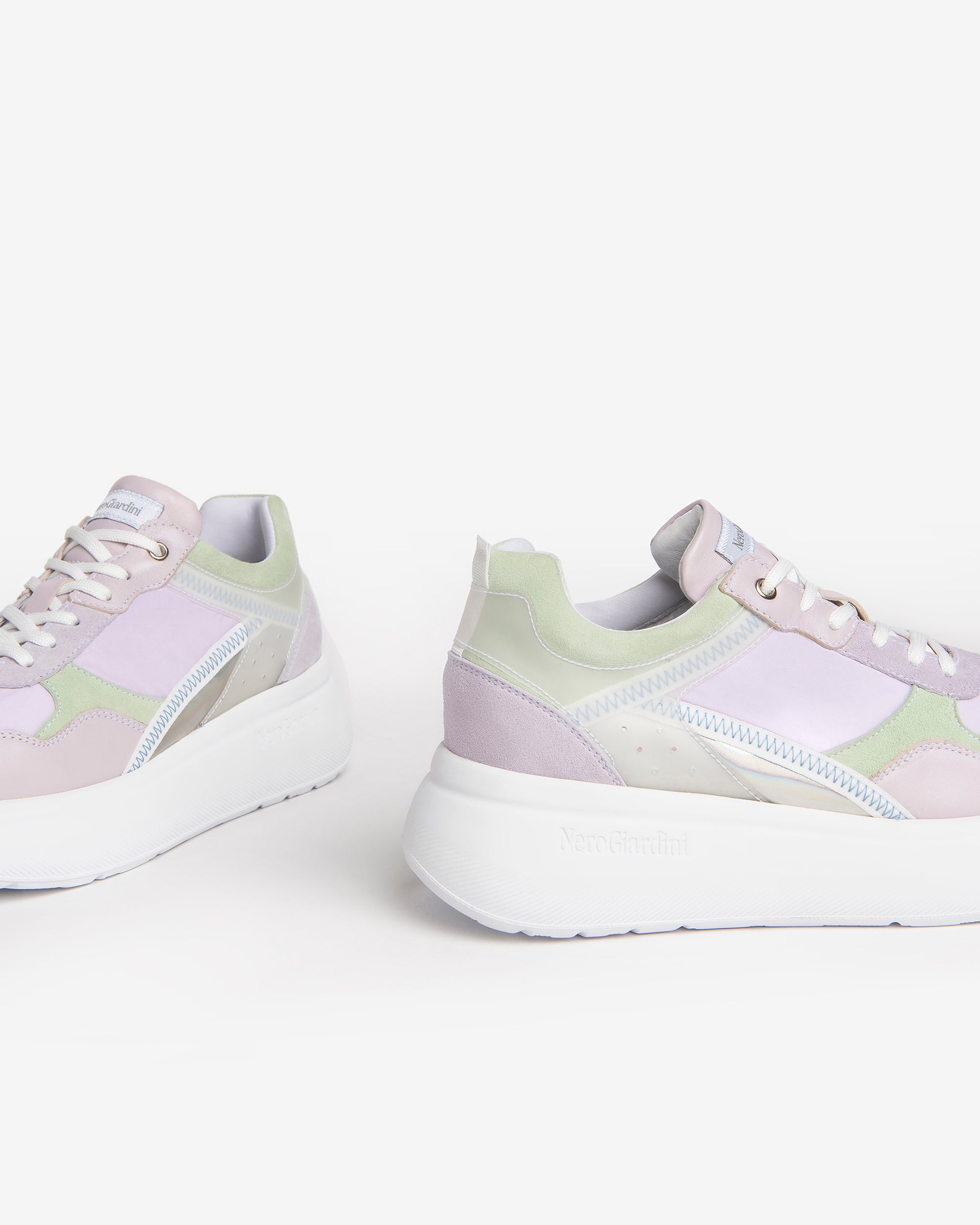 Damen-Sneaker aus Leder und Wildleder