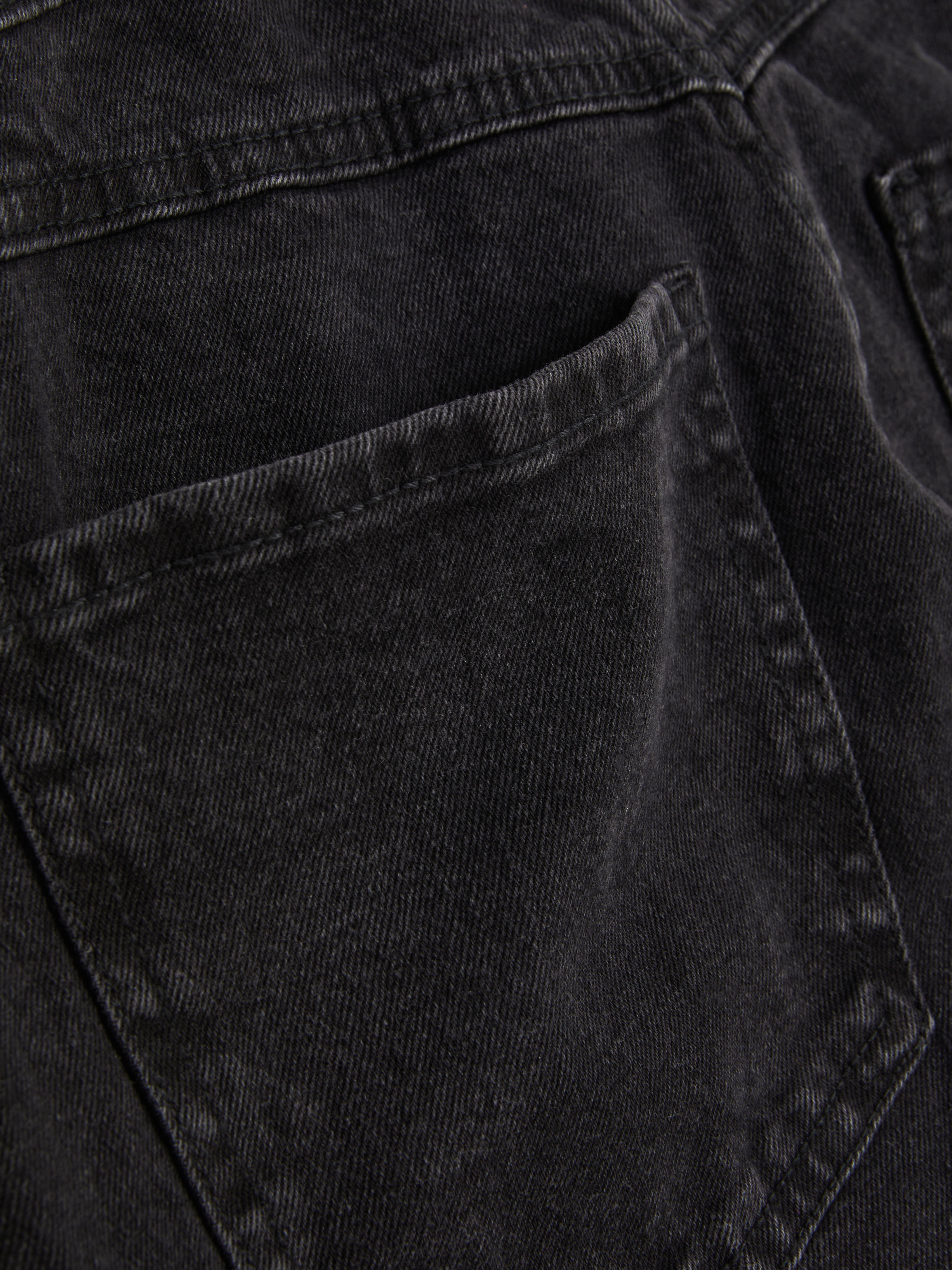 Jeans a vita alta: la regina dei jeans