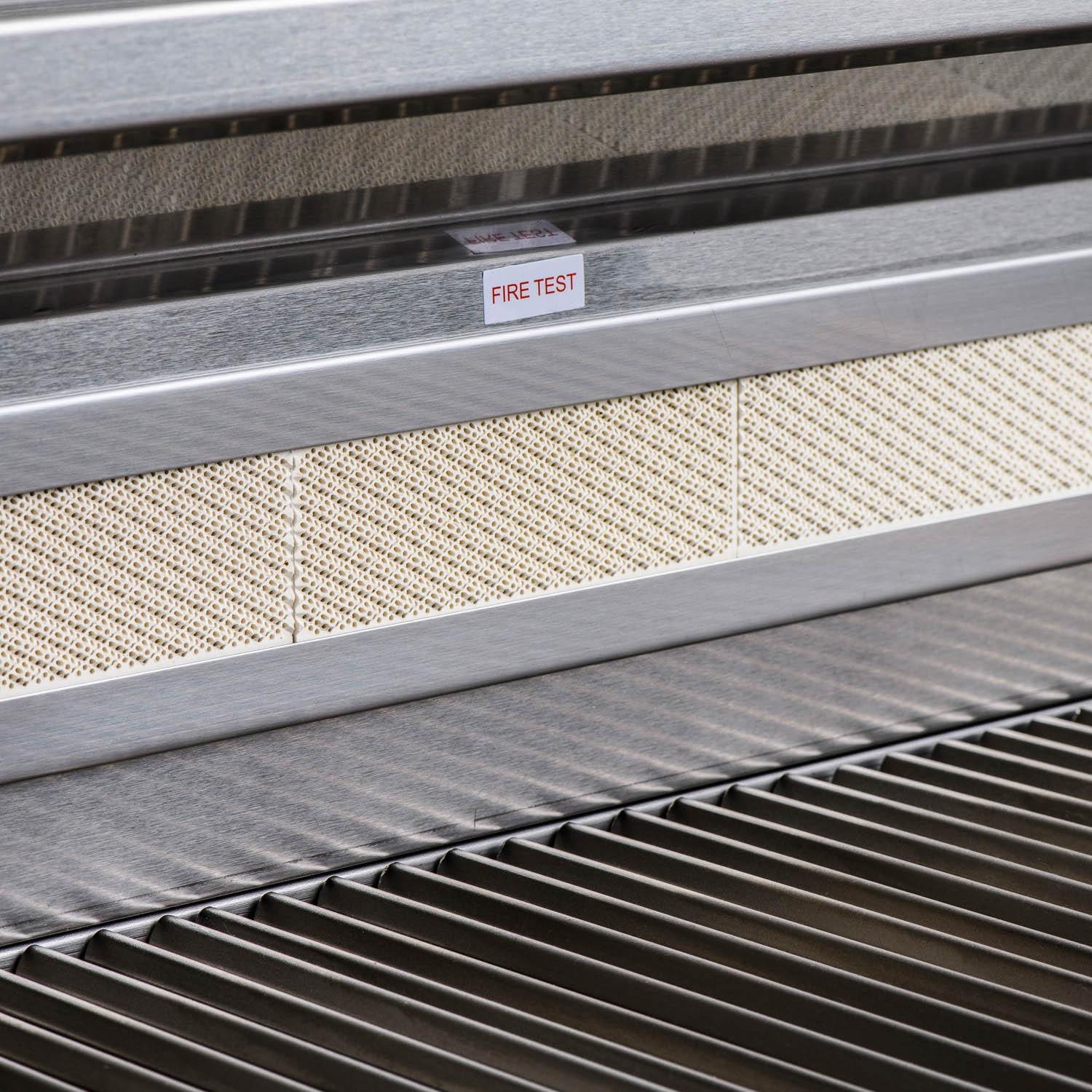 Blaze Premium LTE 40-inch 5-pits propaangasgrill met infraroodbrander aan de achterkant en grillverlichting - BLZ-5LTE2-LP