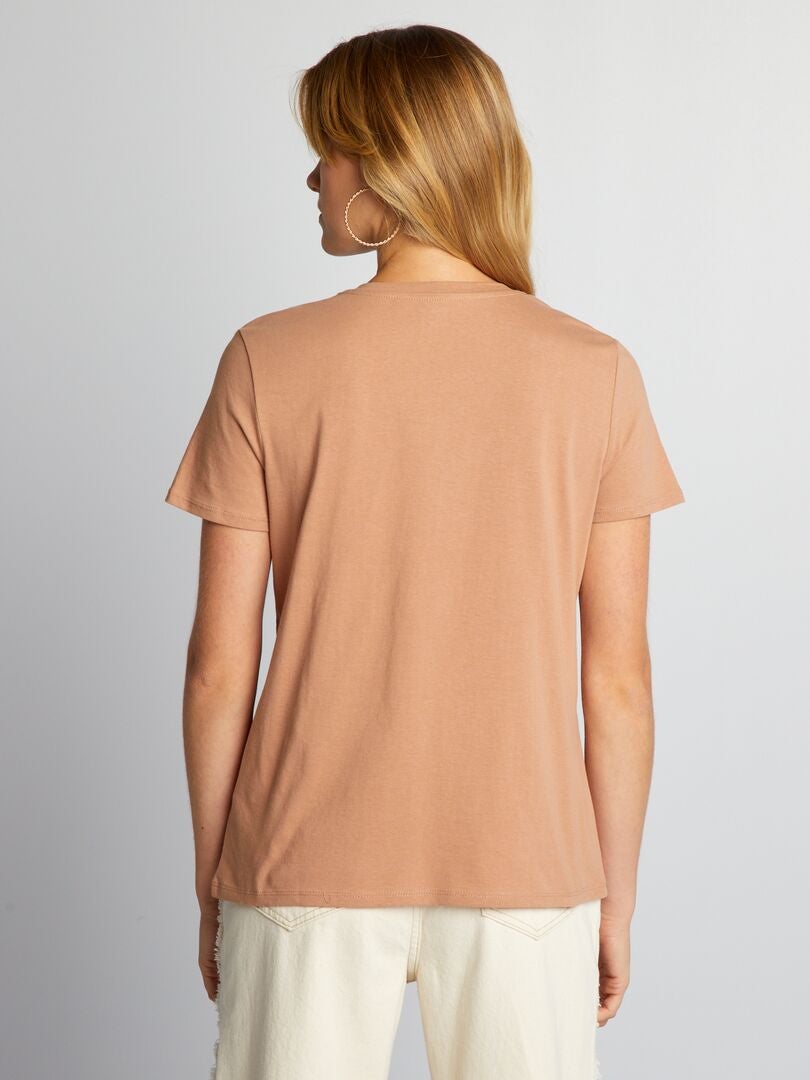 Camiseta básica - MARROM