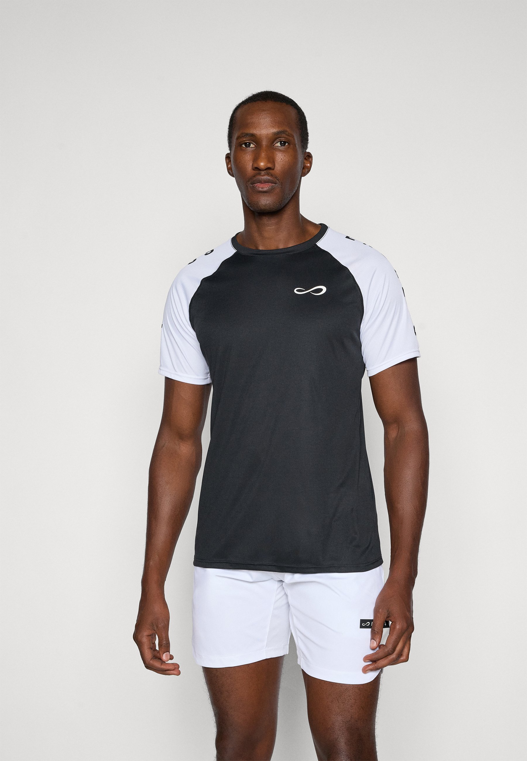 Endless CAMISETA FEISTY ICONIC - T-shirt sportiva - nero/bianco