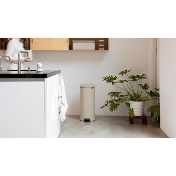 Pattumiera a pedale BRABANTIA NewIcon 30L Beige Morbido
