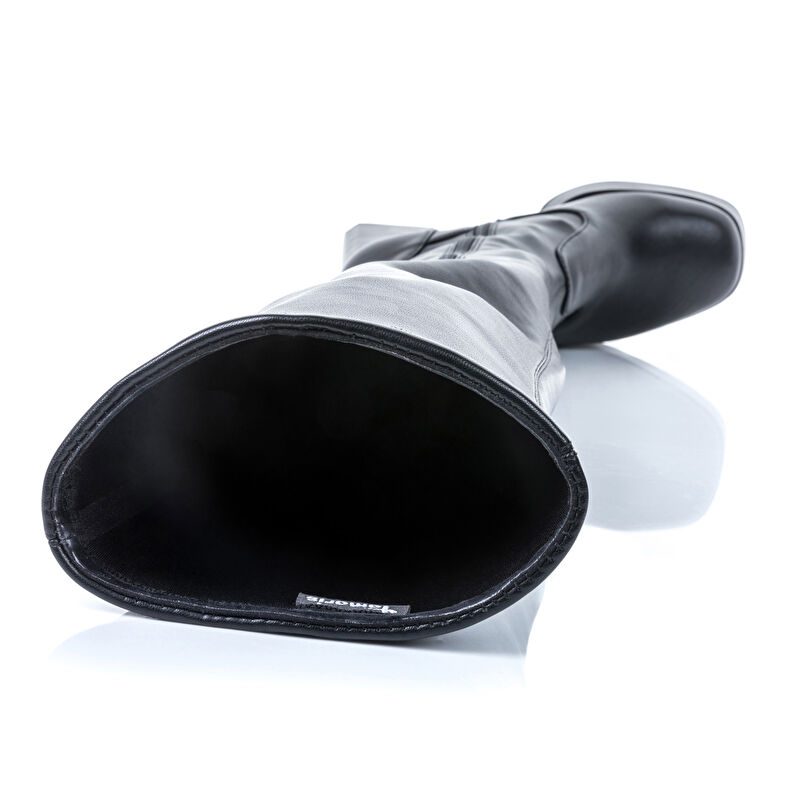  Botas negras de mujer