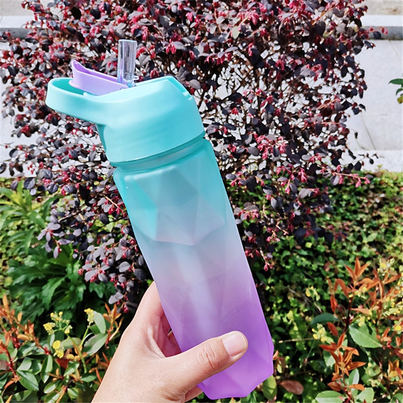 600 ml tragbare Trinkflasche, Motivations-Sportflasche mit Zeitmarkierung, auslaufsicherer Becher für Outdoor-Sport und Fitness, BPA-frei