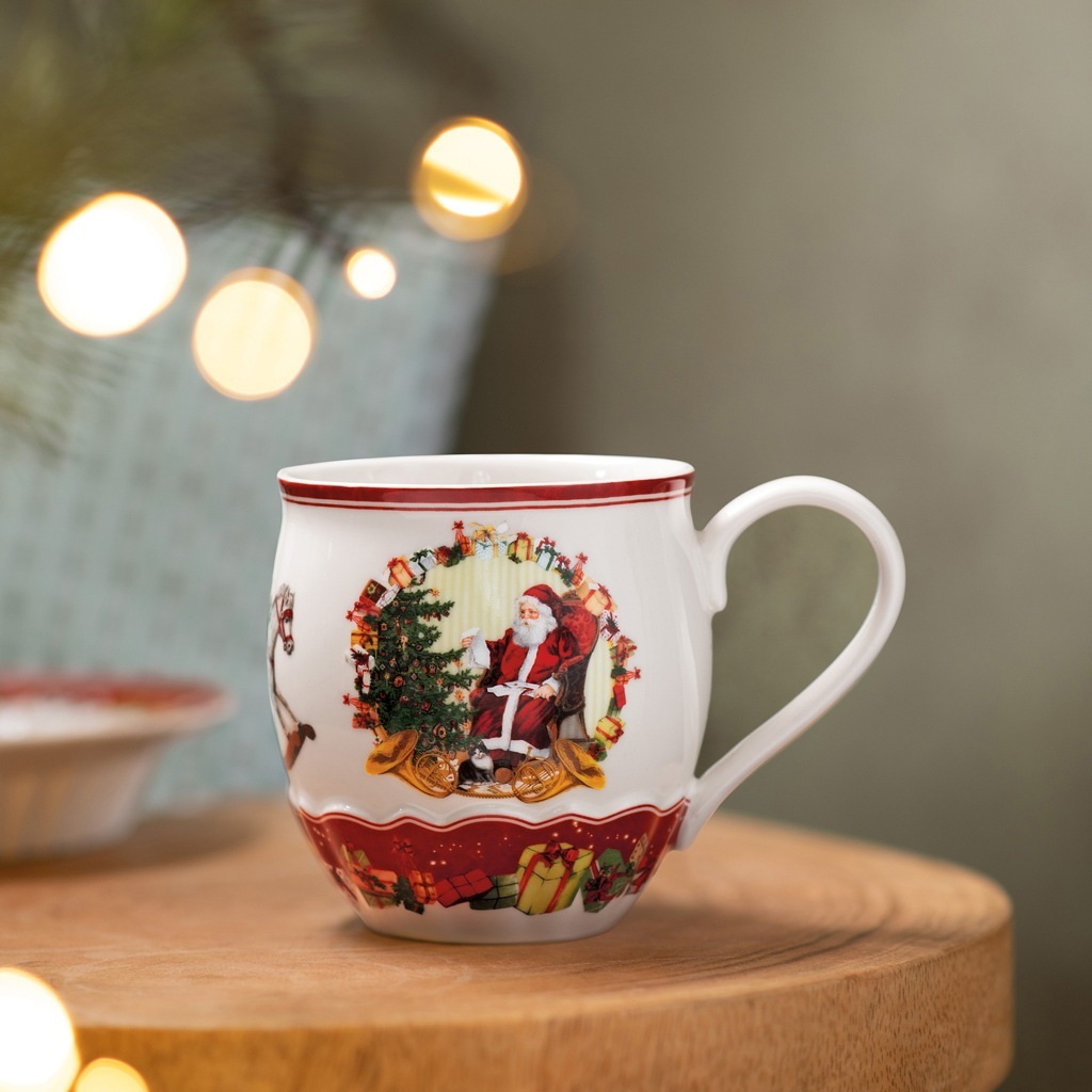Villeroy & Boch krūze/tasīte, Ziemassvētku vecīša rotaļlietas fantāzija – 1 gab.