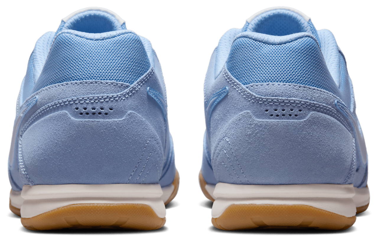 Nike Gato