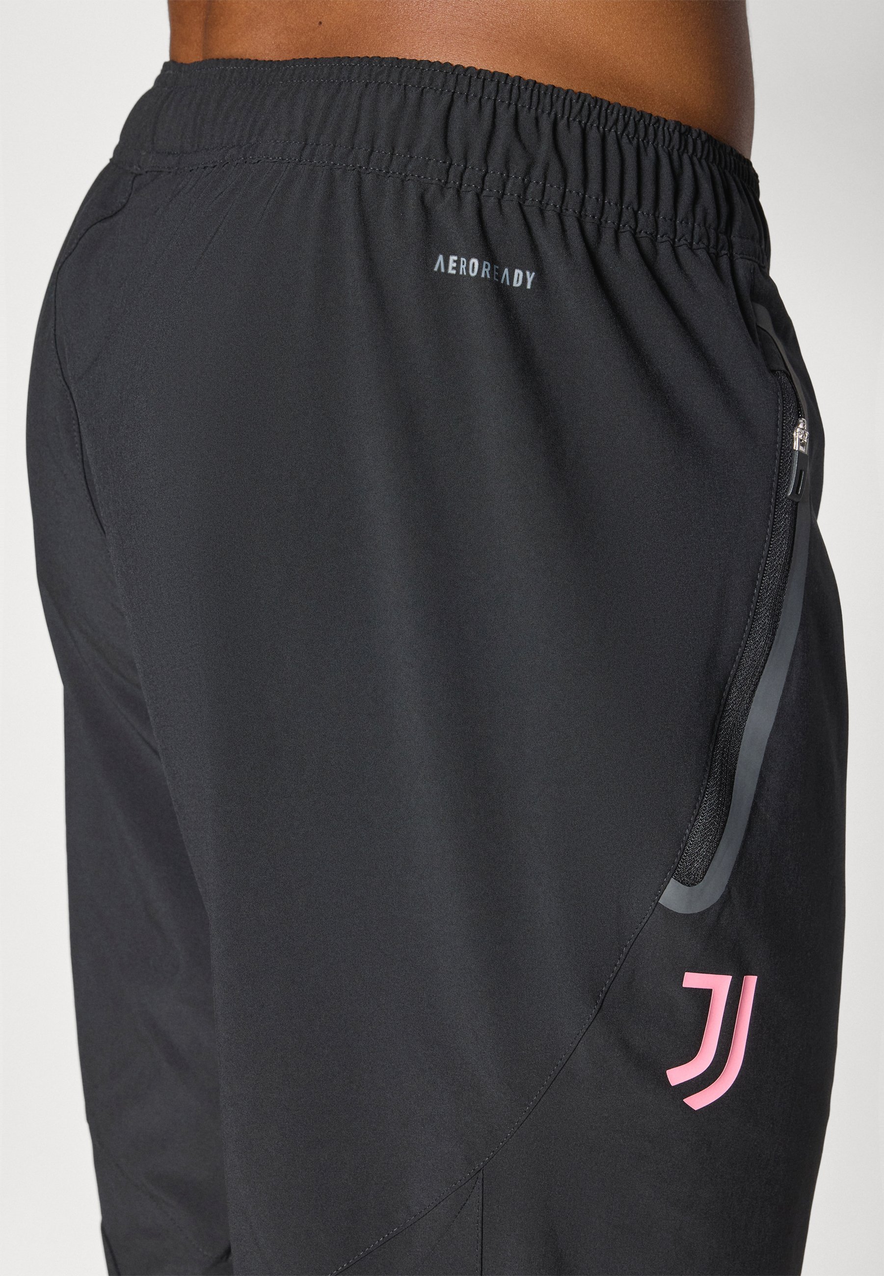 adidas Performance JUVENTUS TIRO25 COMPETITION VIS TECH TRAVEL PANT - Trainingsbroek - zwart/roze