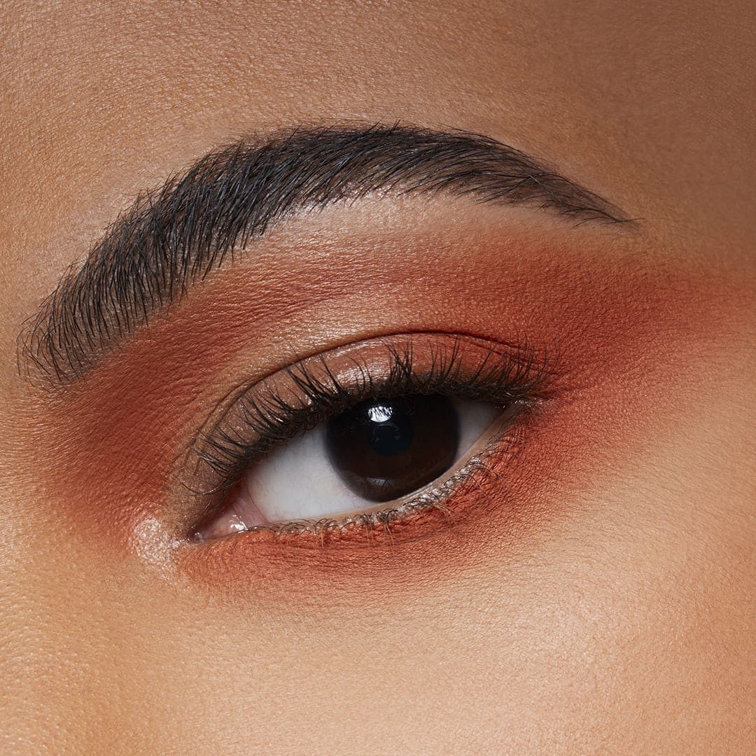 Matné očné tiene Luxusné očné tiene