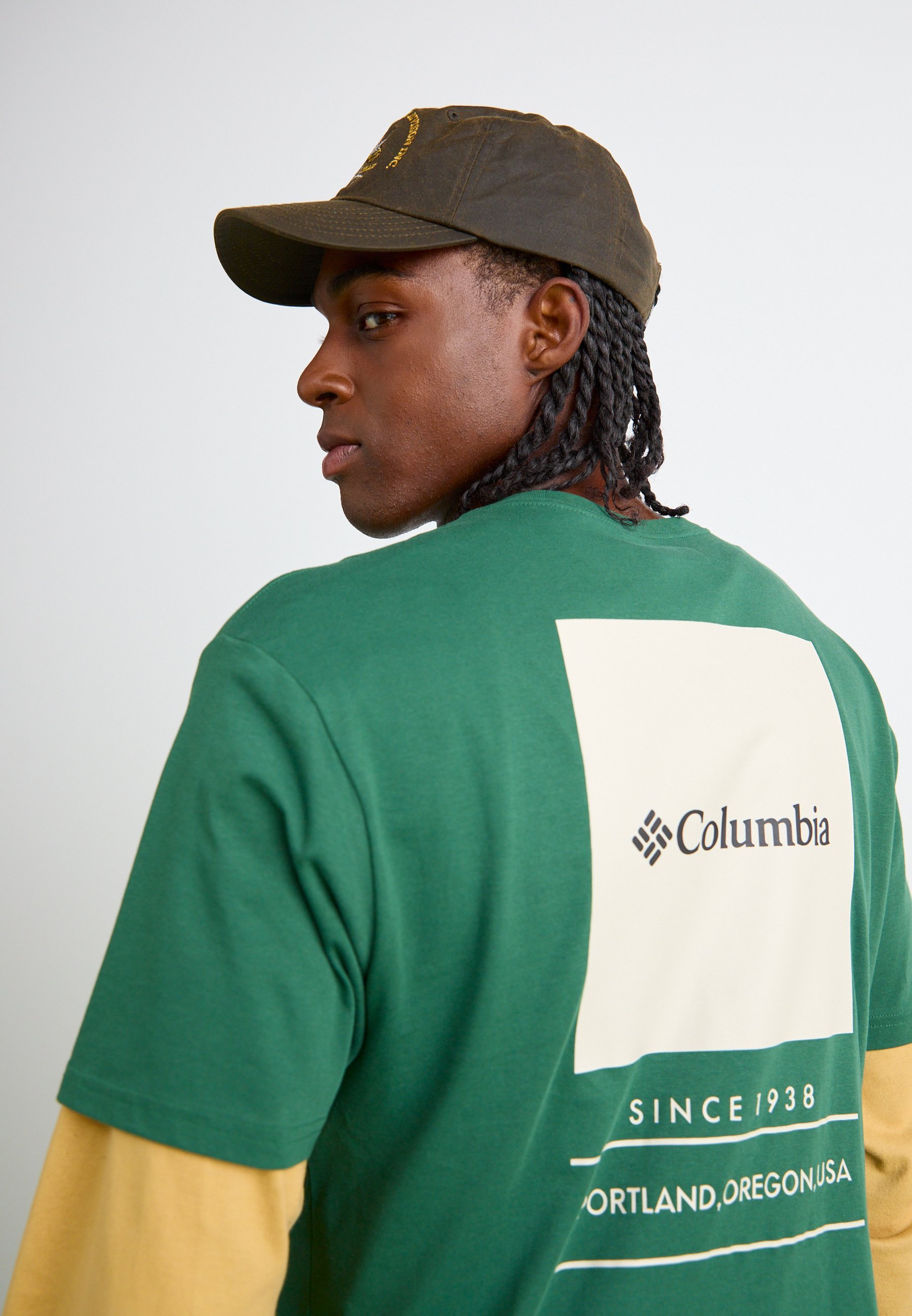 Columbia BARTON SPRINGS GRAPHIC TEE - T-shirt met print - regenwoud/donkere steen