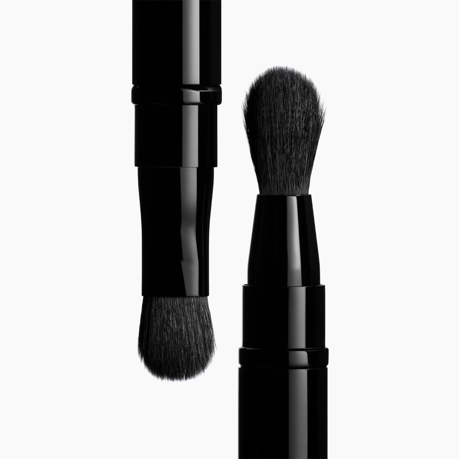 CHANEL četkica za sjenilo DUO UVLAČIVA ČETKICA ZA SJENILO N°200 – 1 komad