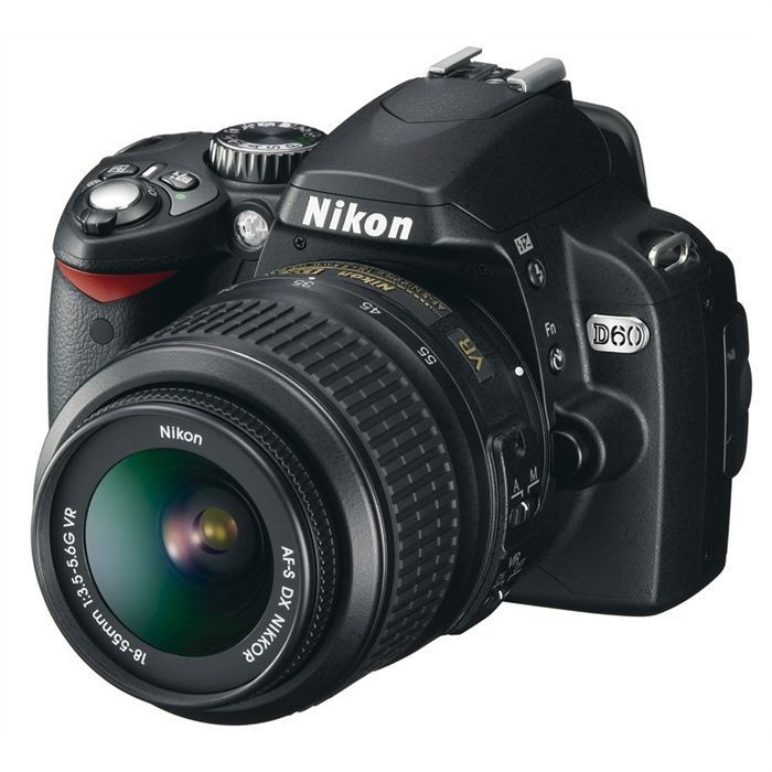NIKON D60 + Lente Zoom Estabilizada AF-S DX VR 18-55mm
