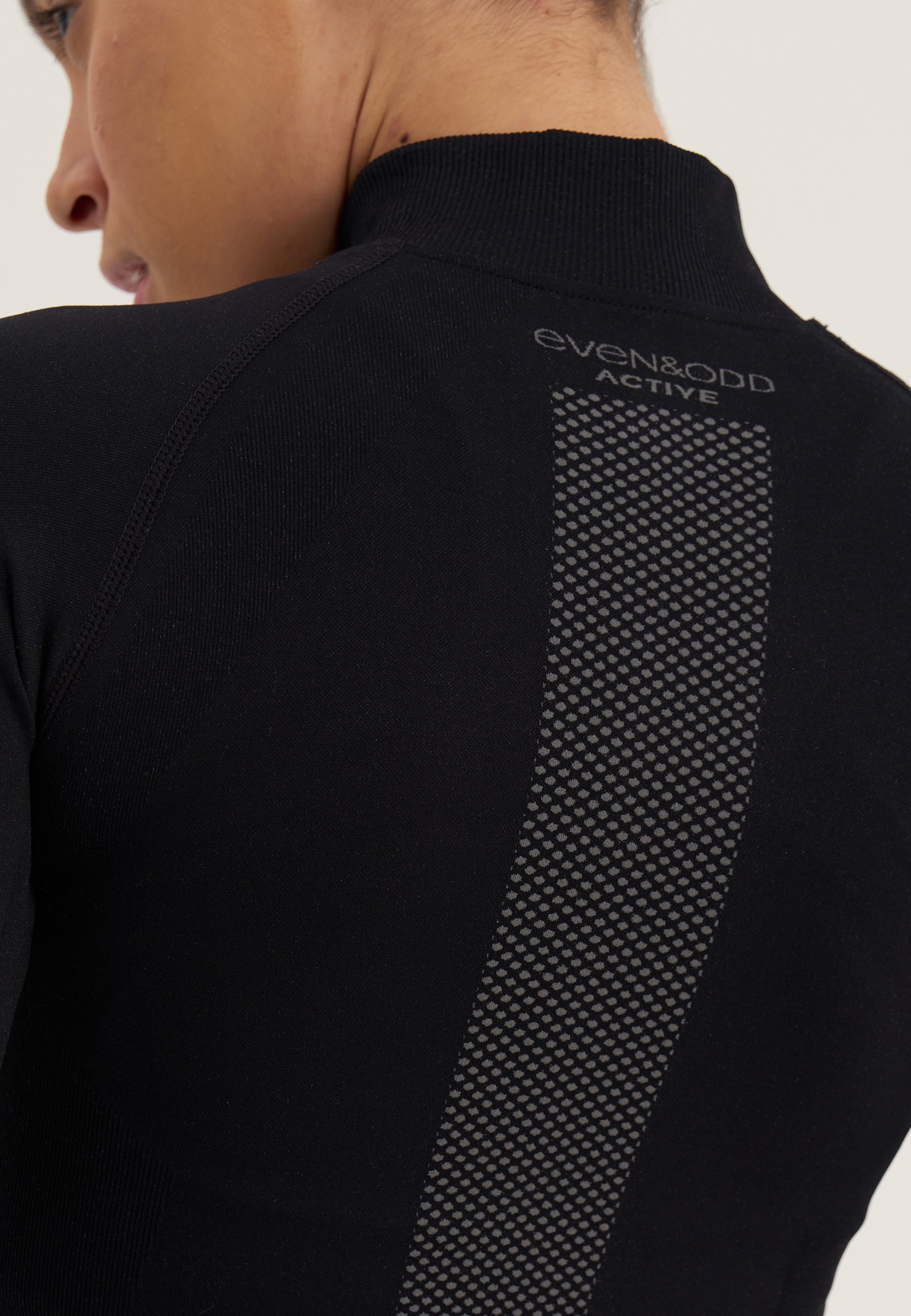 Even&Odd active SUPER HIGH NECK FULL ZIP SEAMLESS TOP WITH CONTRAST PANELLING - Trainingsjack - zwart