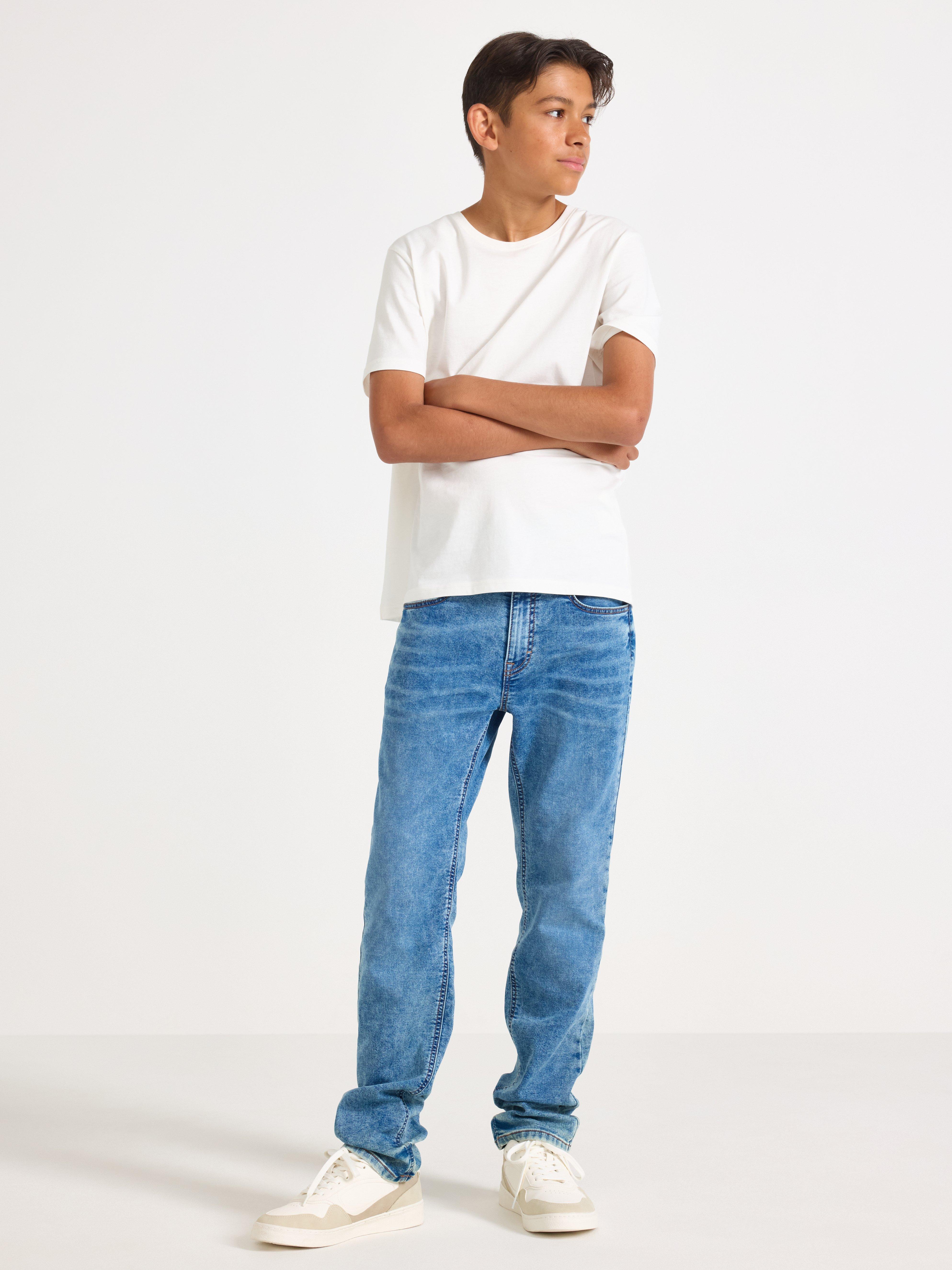 Jean droit STAFFAN à jambes plus longues en denim