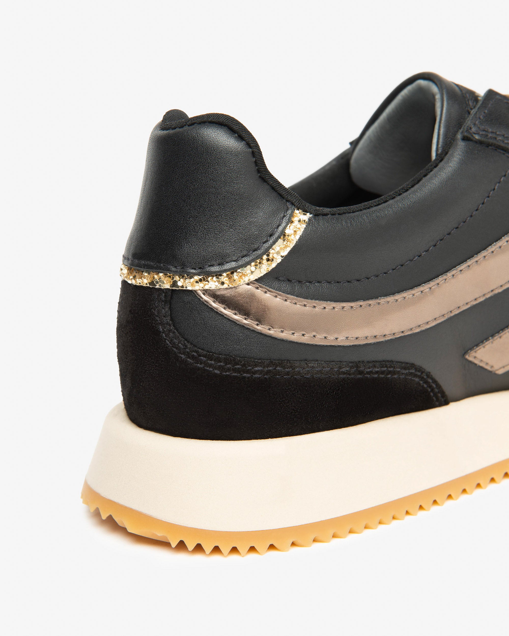  Damen-Sneaker aus Leder und Funktionsmaterial