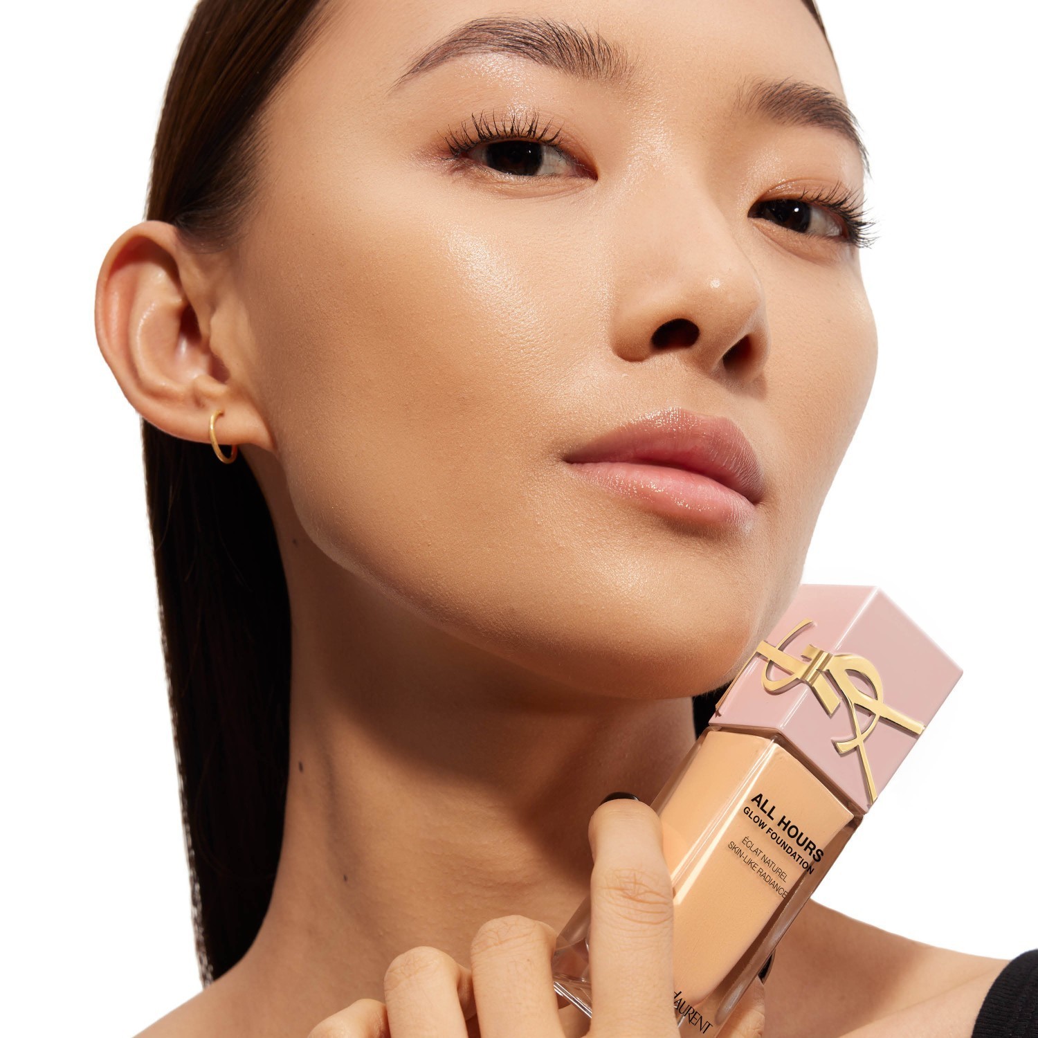 Yves Saint Laurent Foundation All Hours Glow tonālais krēms - 25 ml