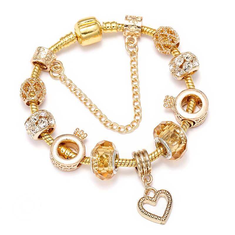 European-Style Charm Bracelet featuring a Heart-Shaped 