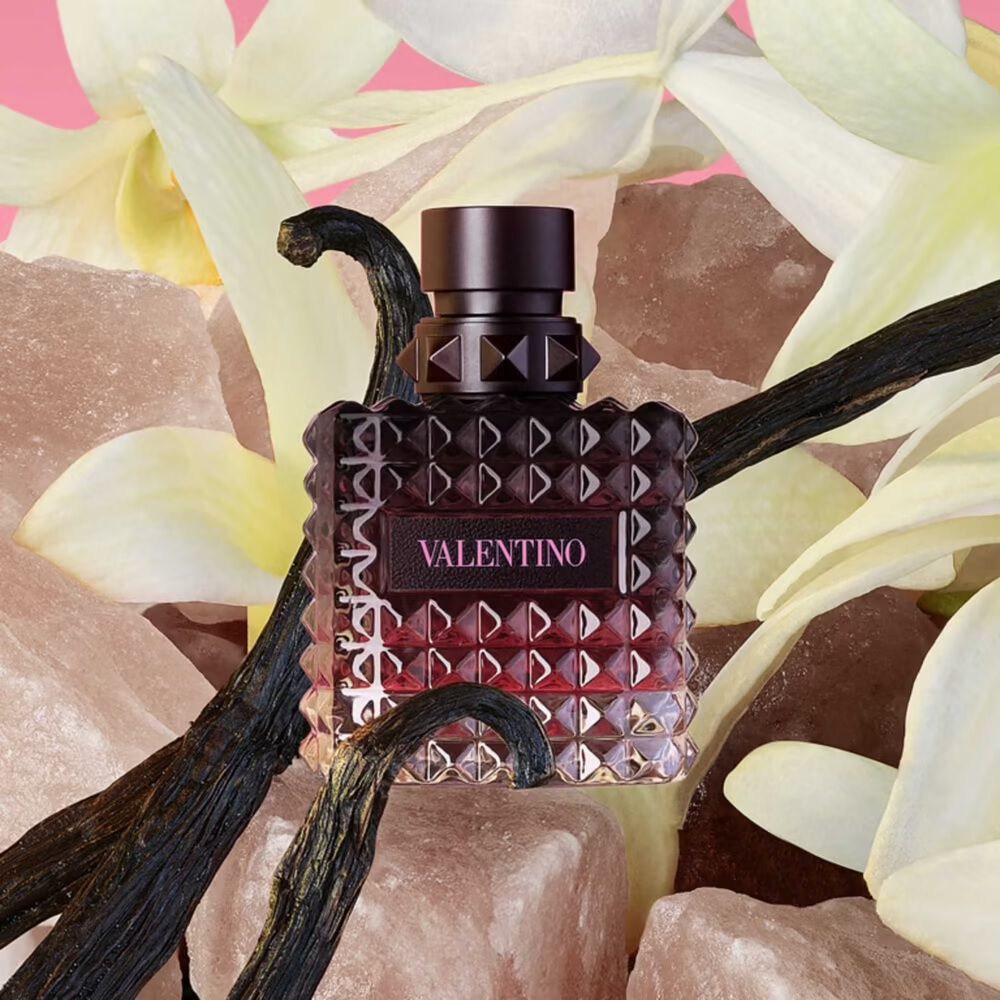 Valentino Donna gimė Romoje Intense