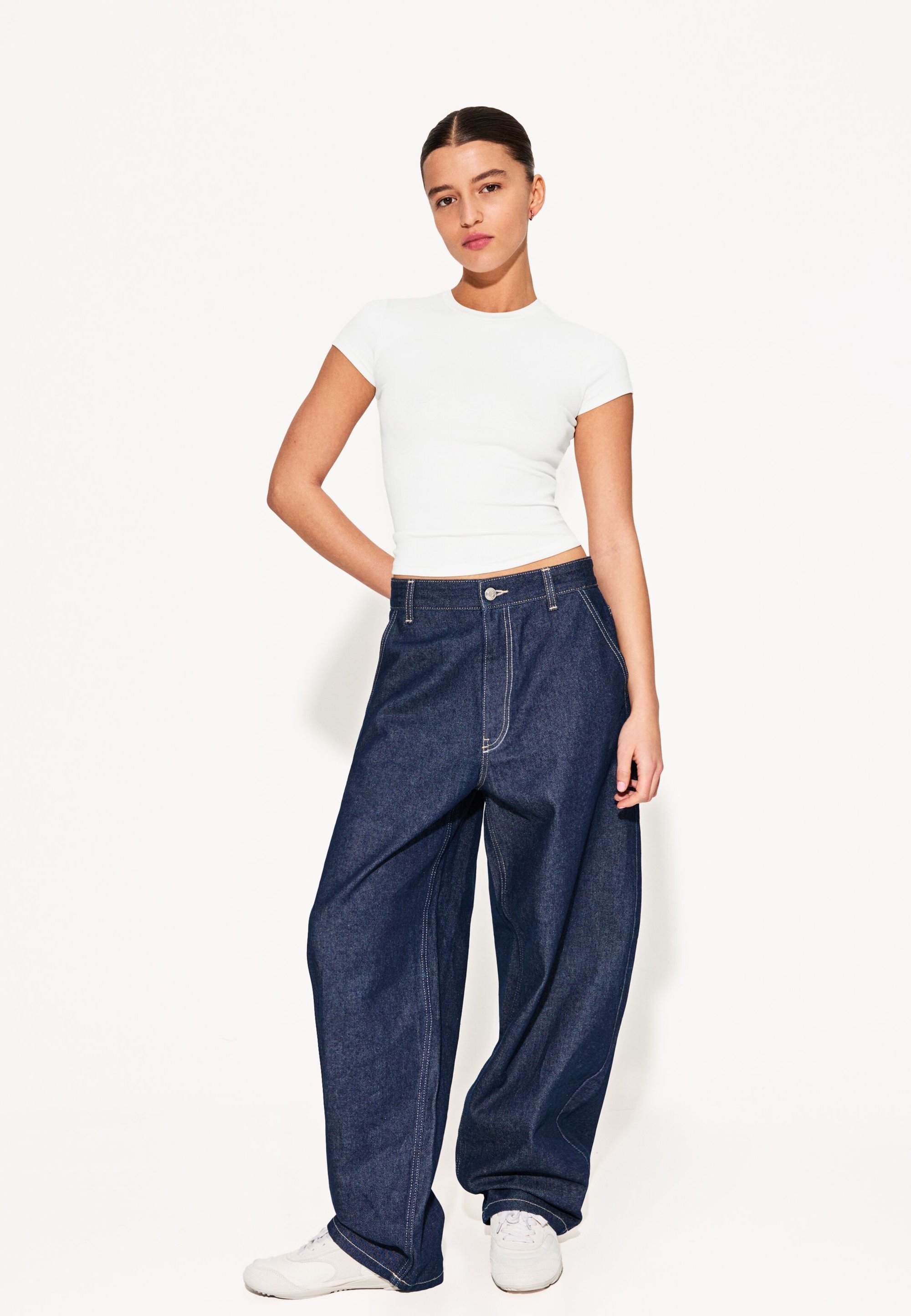 Bershka T-shirt met korte mouwen en ronde hals - Basic T-shirt - wit