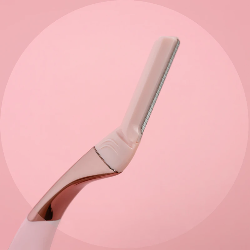 Holiaci strojček Wilkinson Sword Intuition Dermaglow + 2 náhradné hlavice